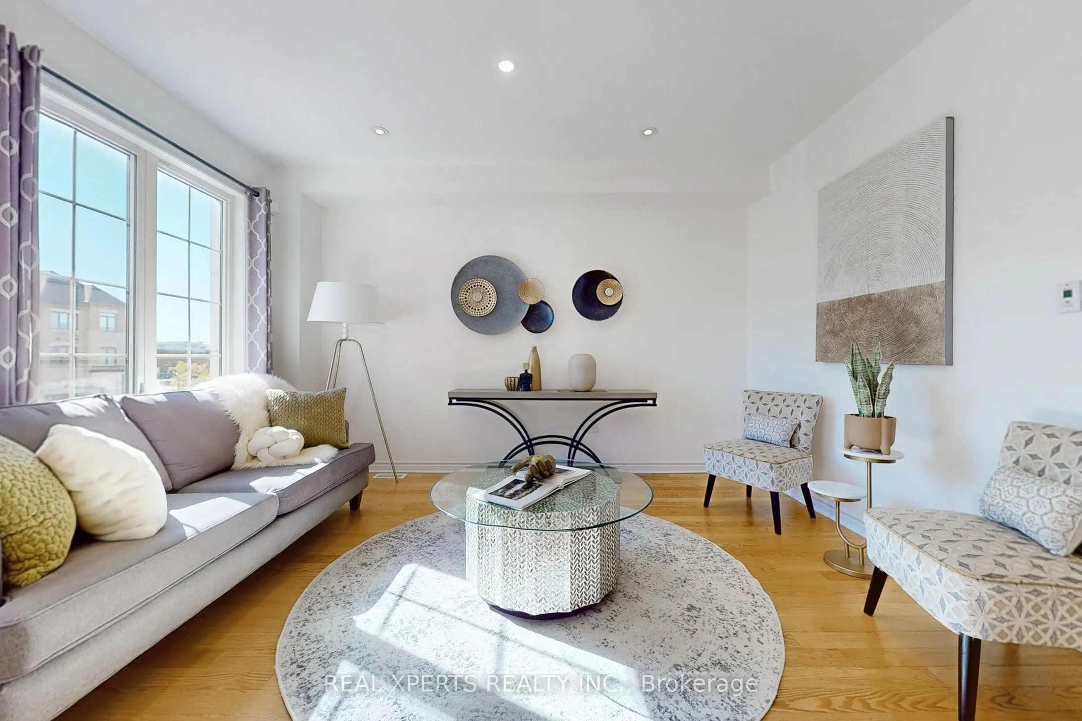 18 Farooq Boulevard