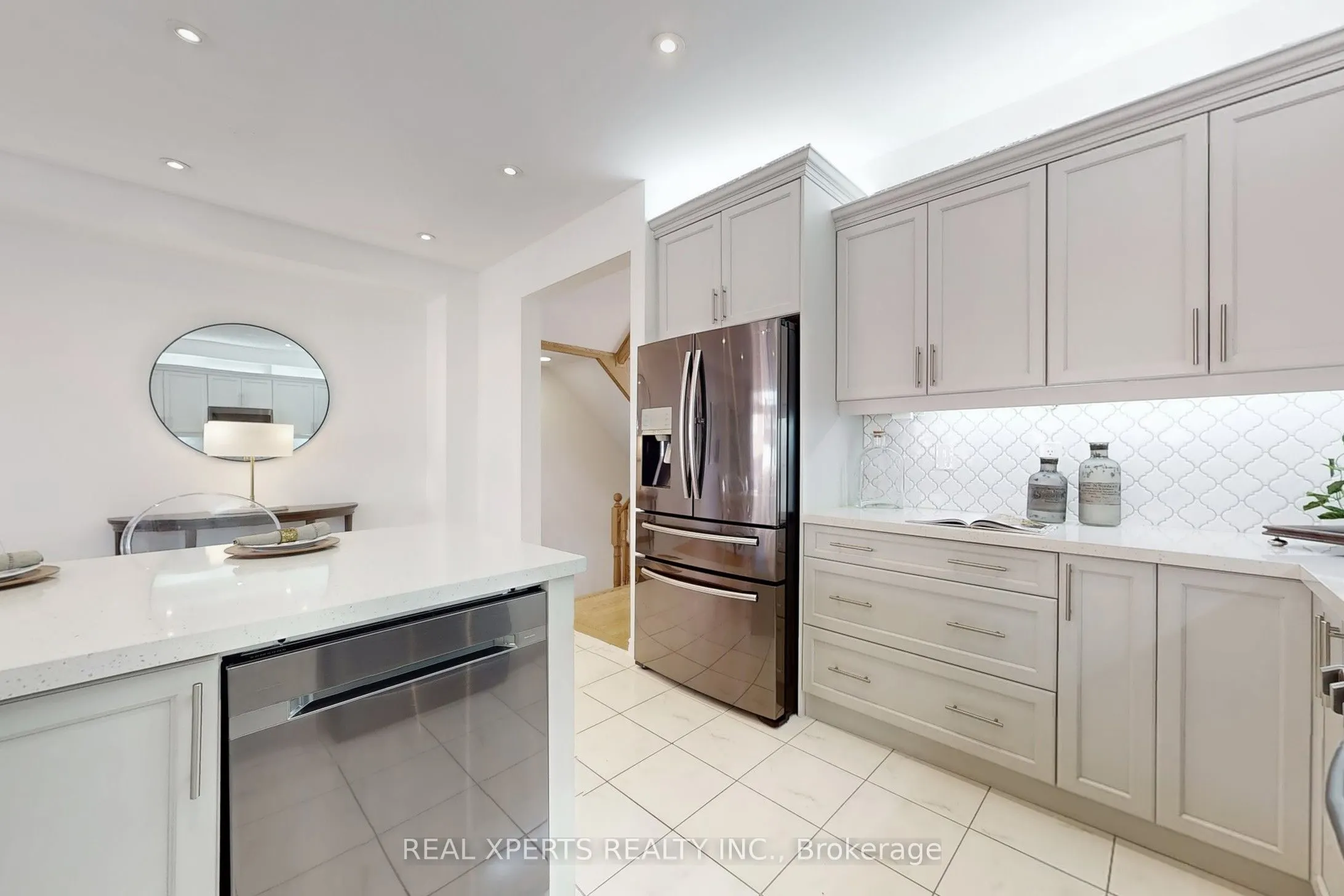 18 Farooq Boulevard