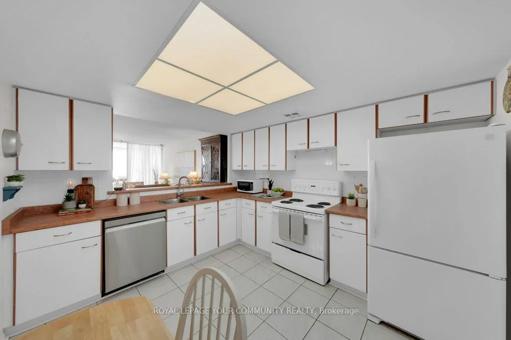 33 Weldrick Road E