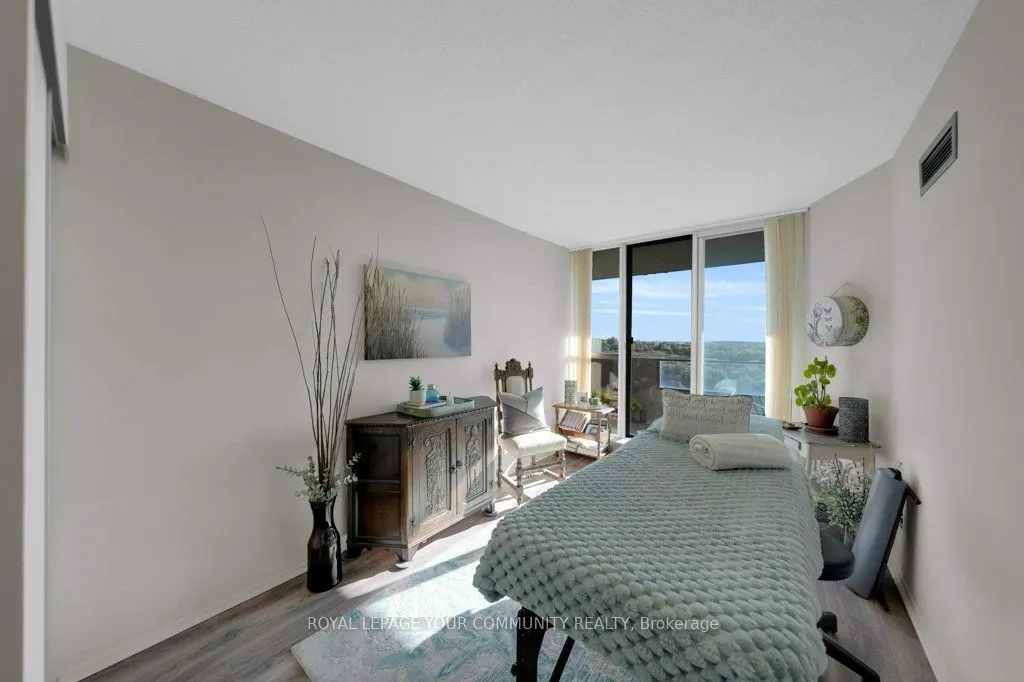 33 Weldrick Road E