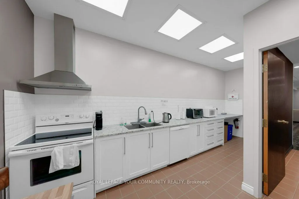 33 Weldrick Road E