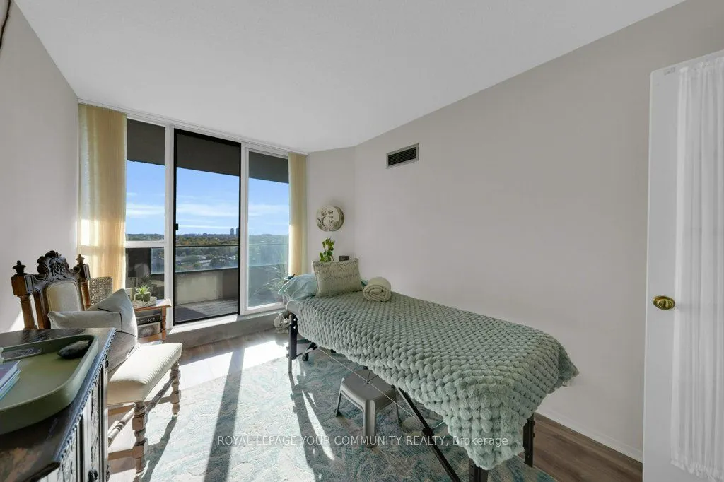 33 Weldrick Road E