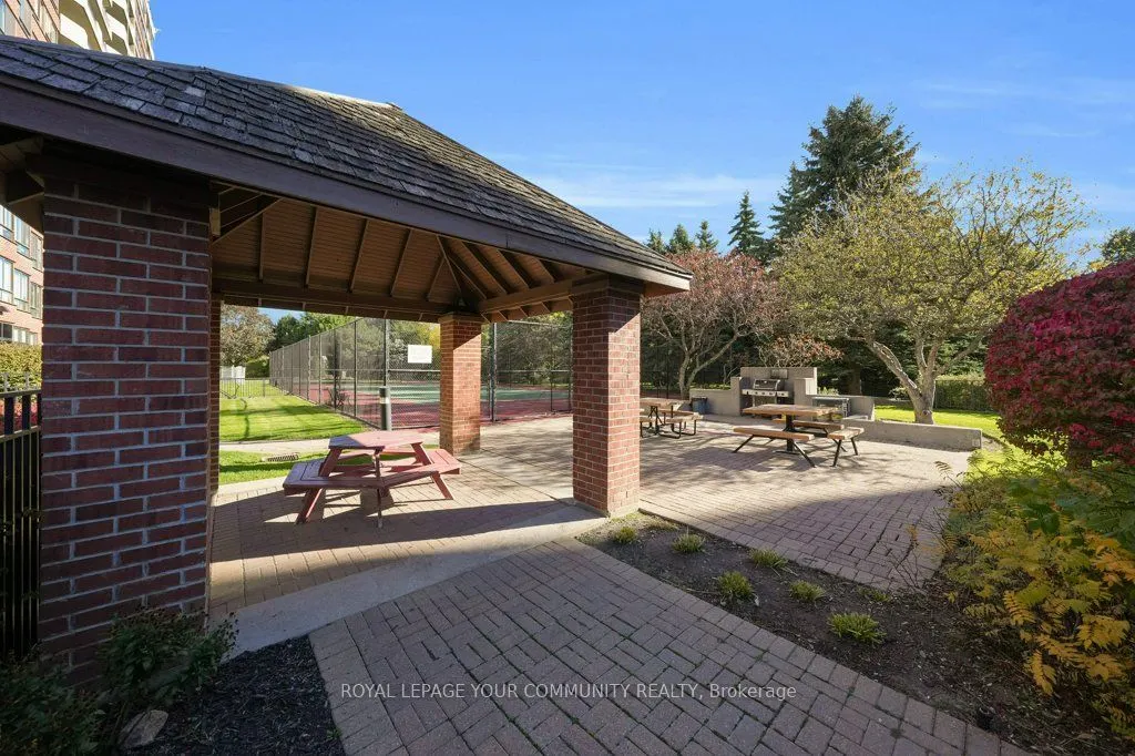 33 Weldrick Road E