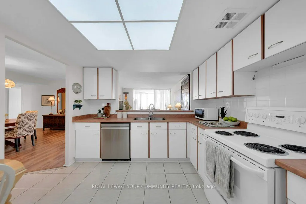 33 Weldrick Road E