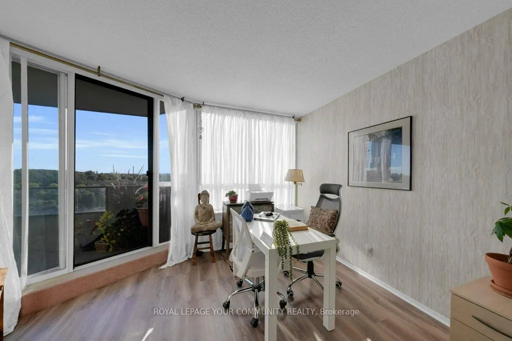 33 Weldrick Road E