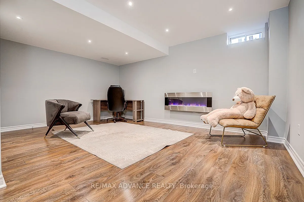 30 Laskin Drive