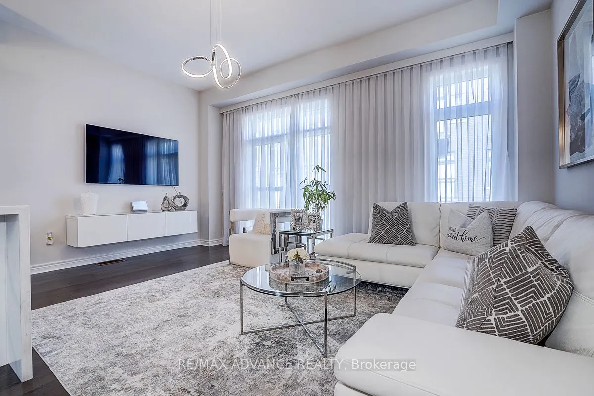 30 Laskin Drive