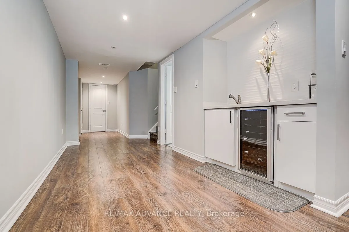 30 Laskin Drive