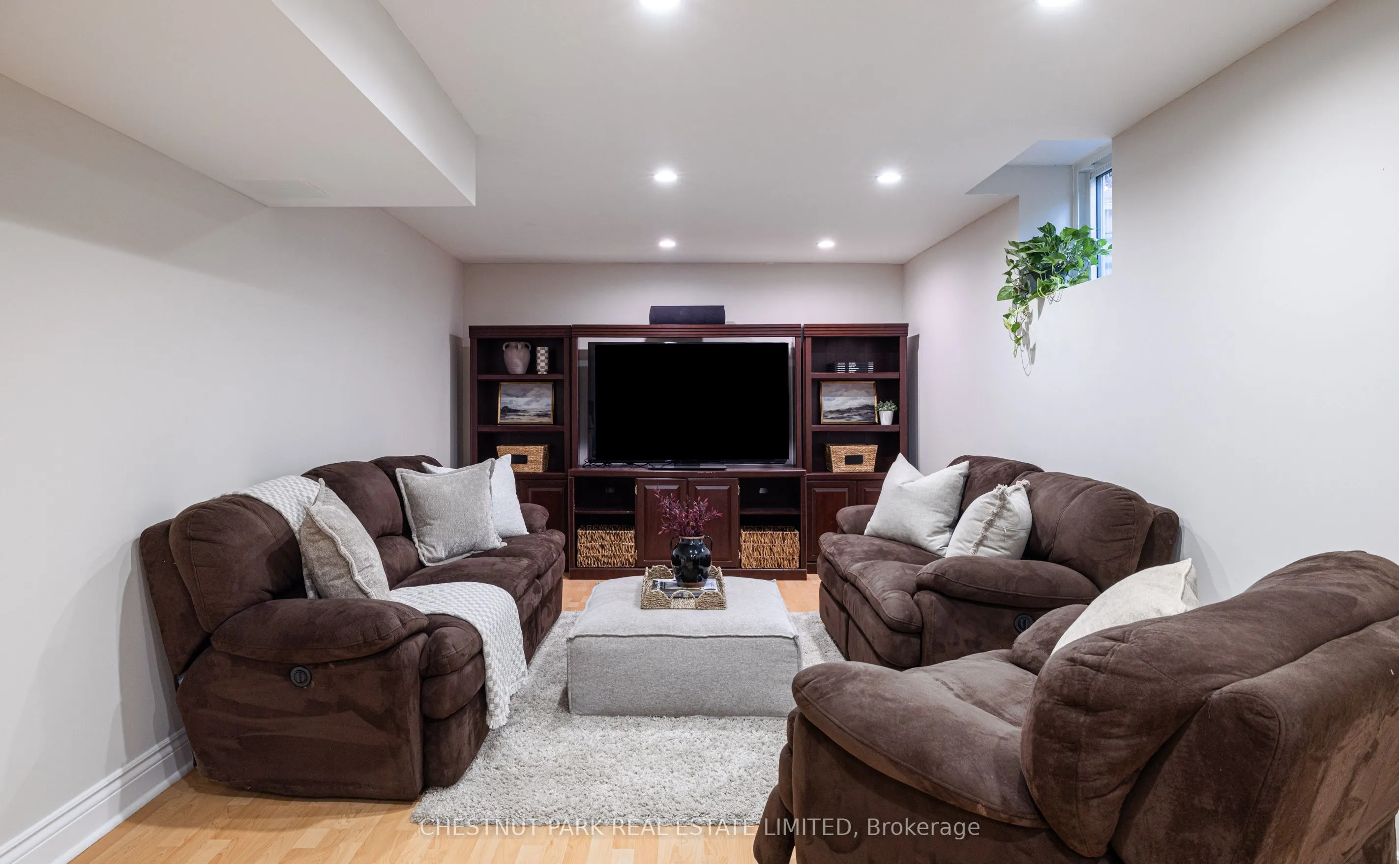 4 Galloway Crescent