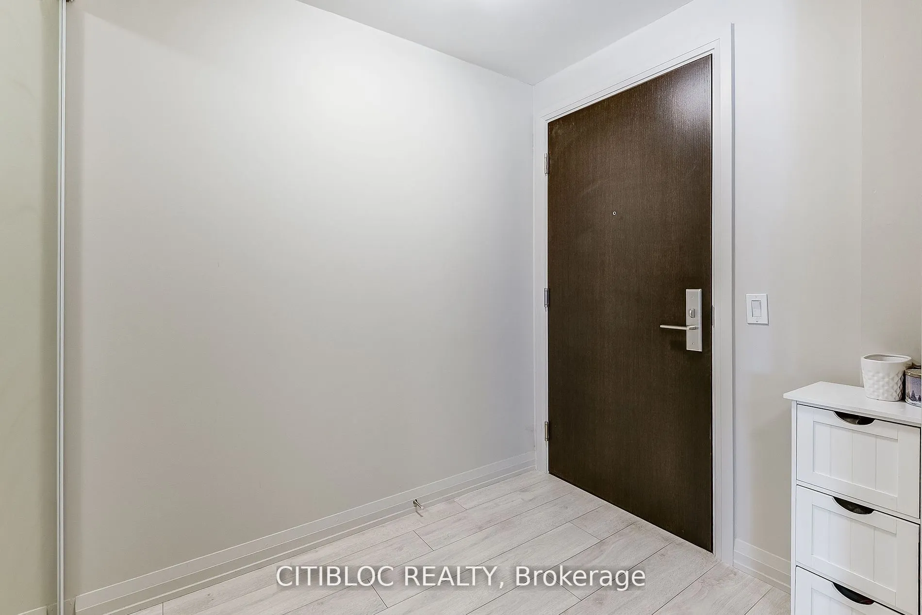 9000 Jane Street, #1408