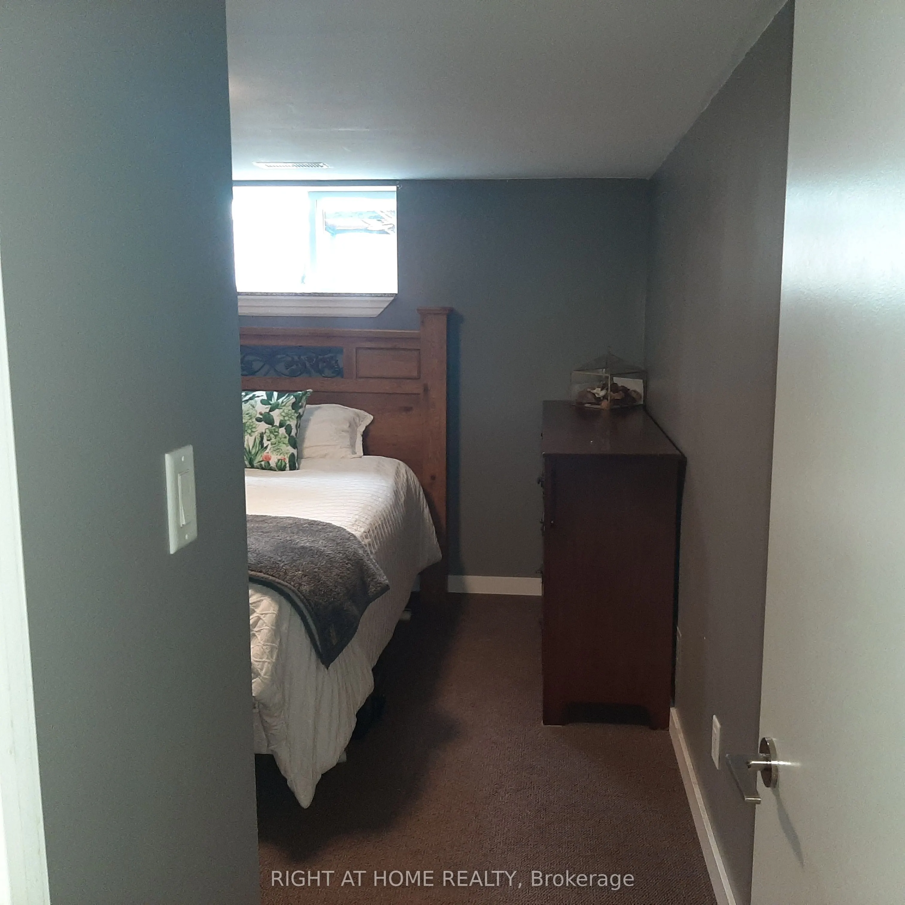 32 Davis Road