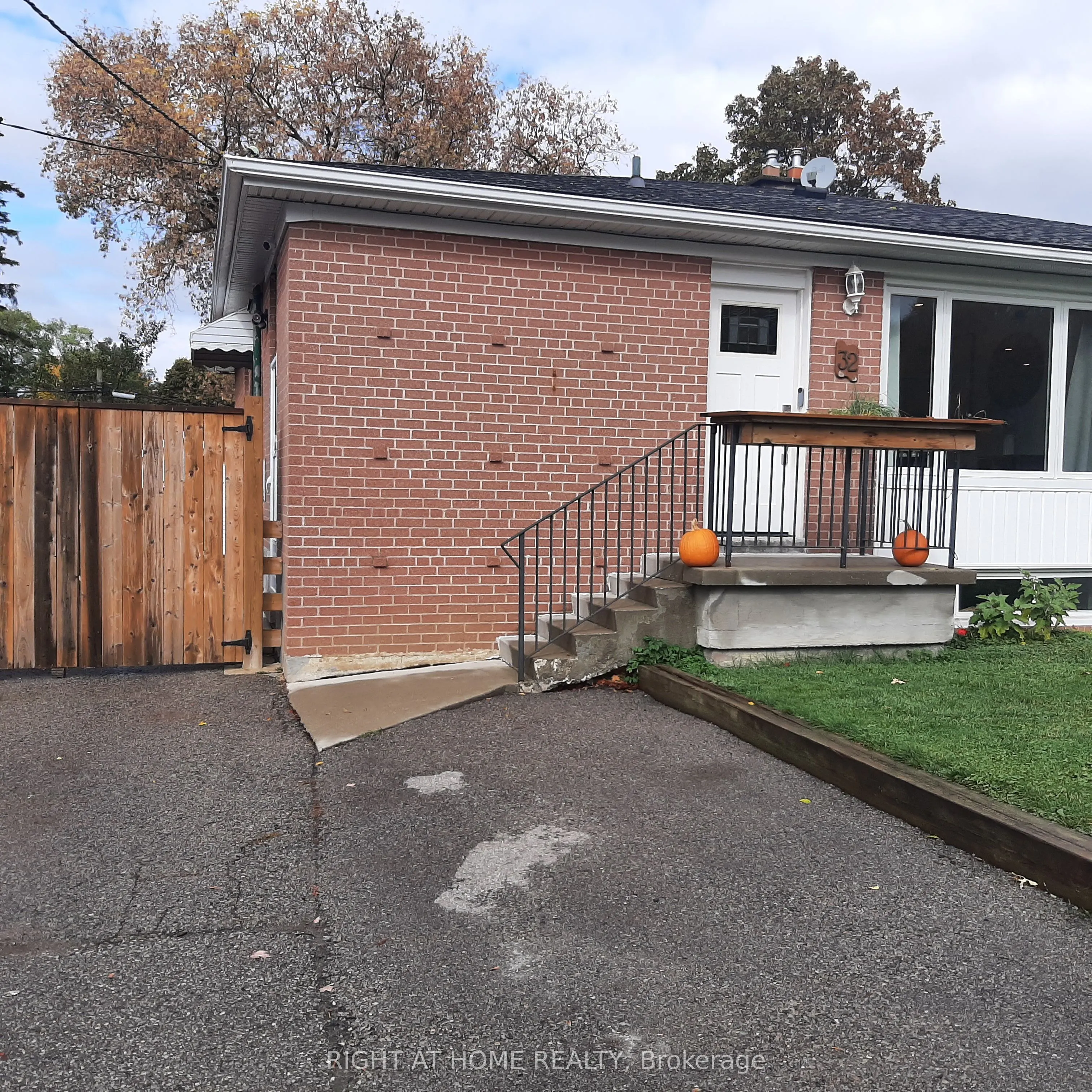 32 Davis Road