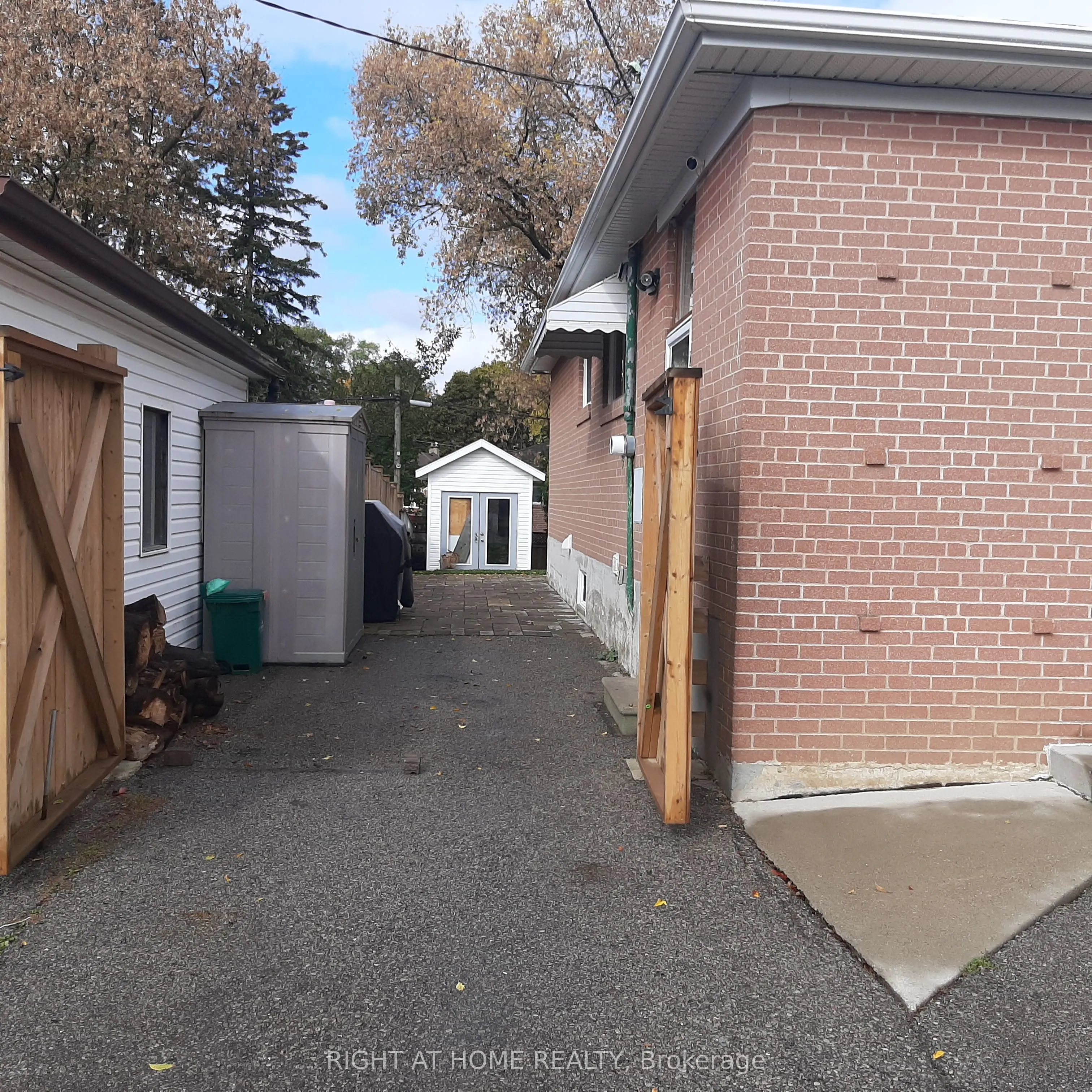 32 Davis Road