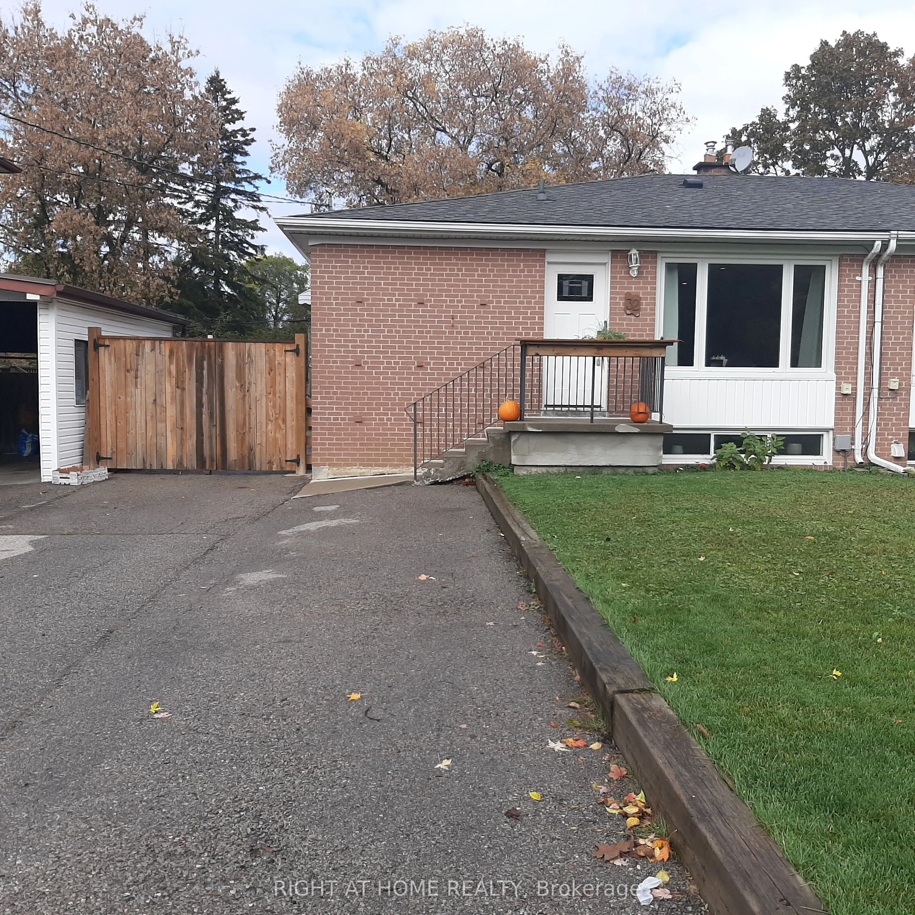 32 Davis Road
