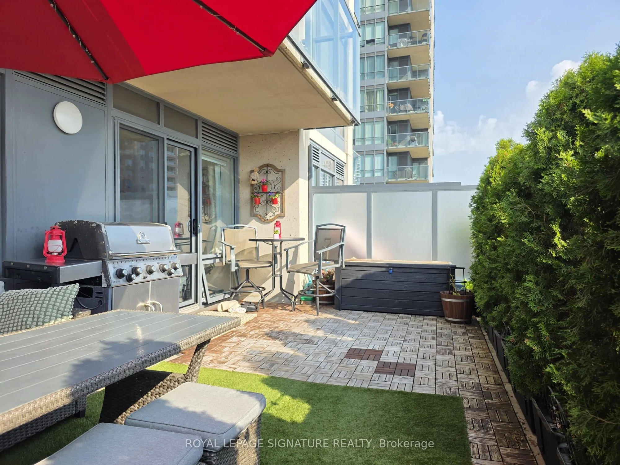 9088 Yonge Street