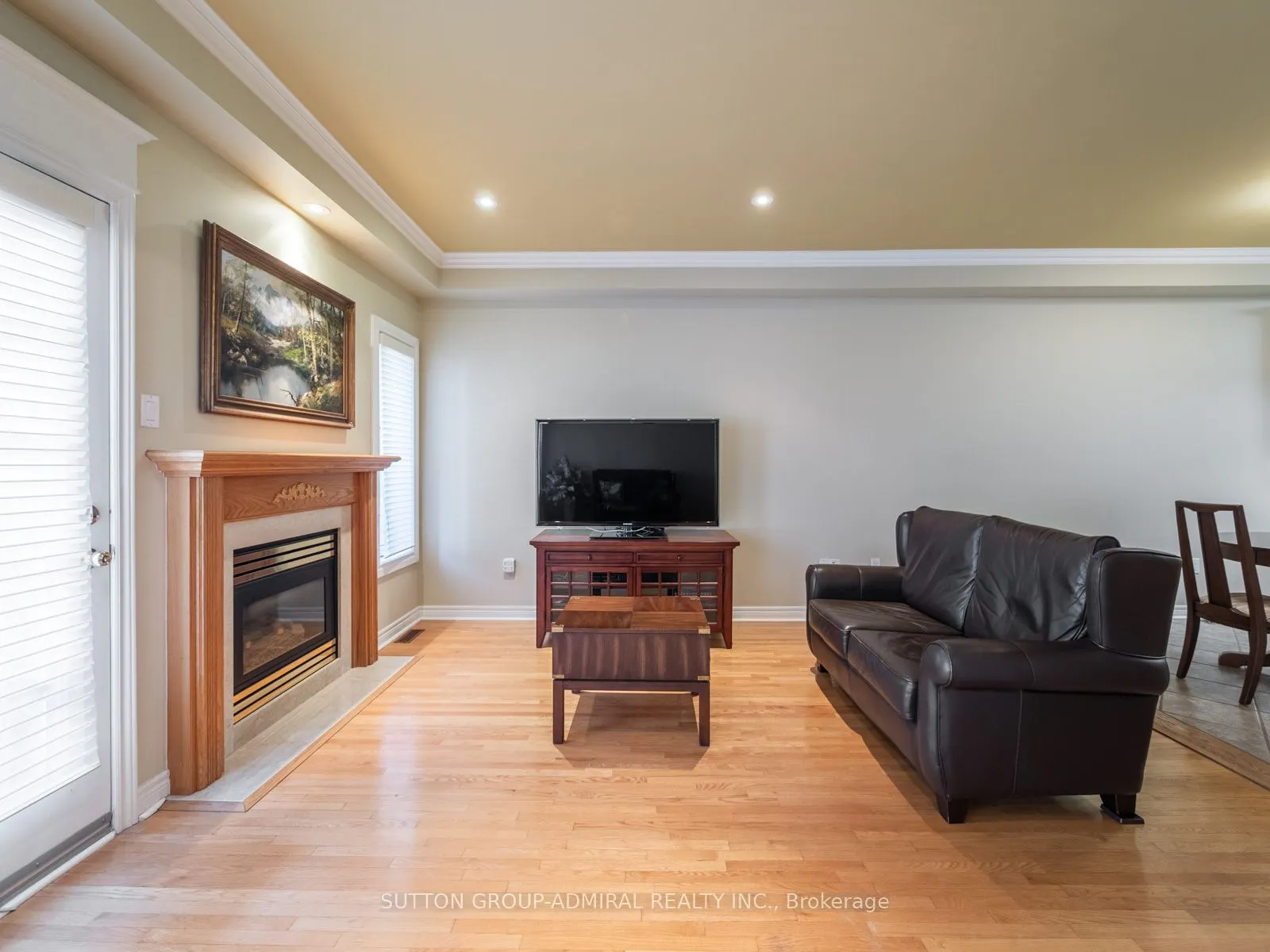 255 Shaftsbury Avenue