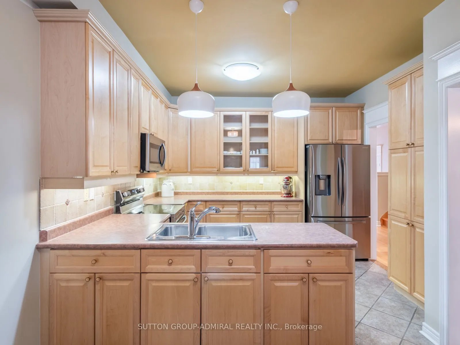 255 Shaftsbury Avenue