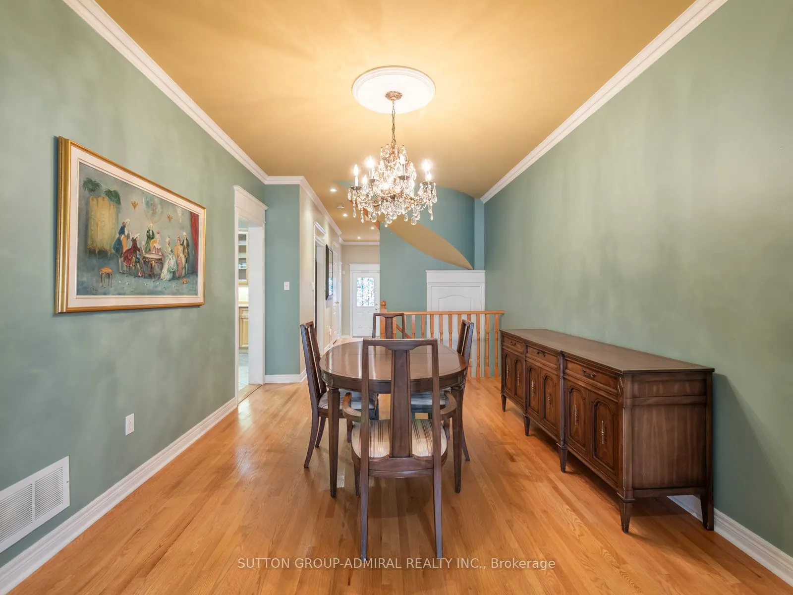 255 Shaftsbury Avenue