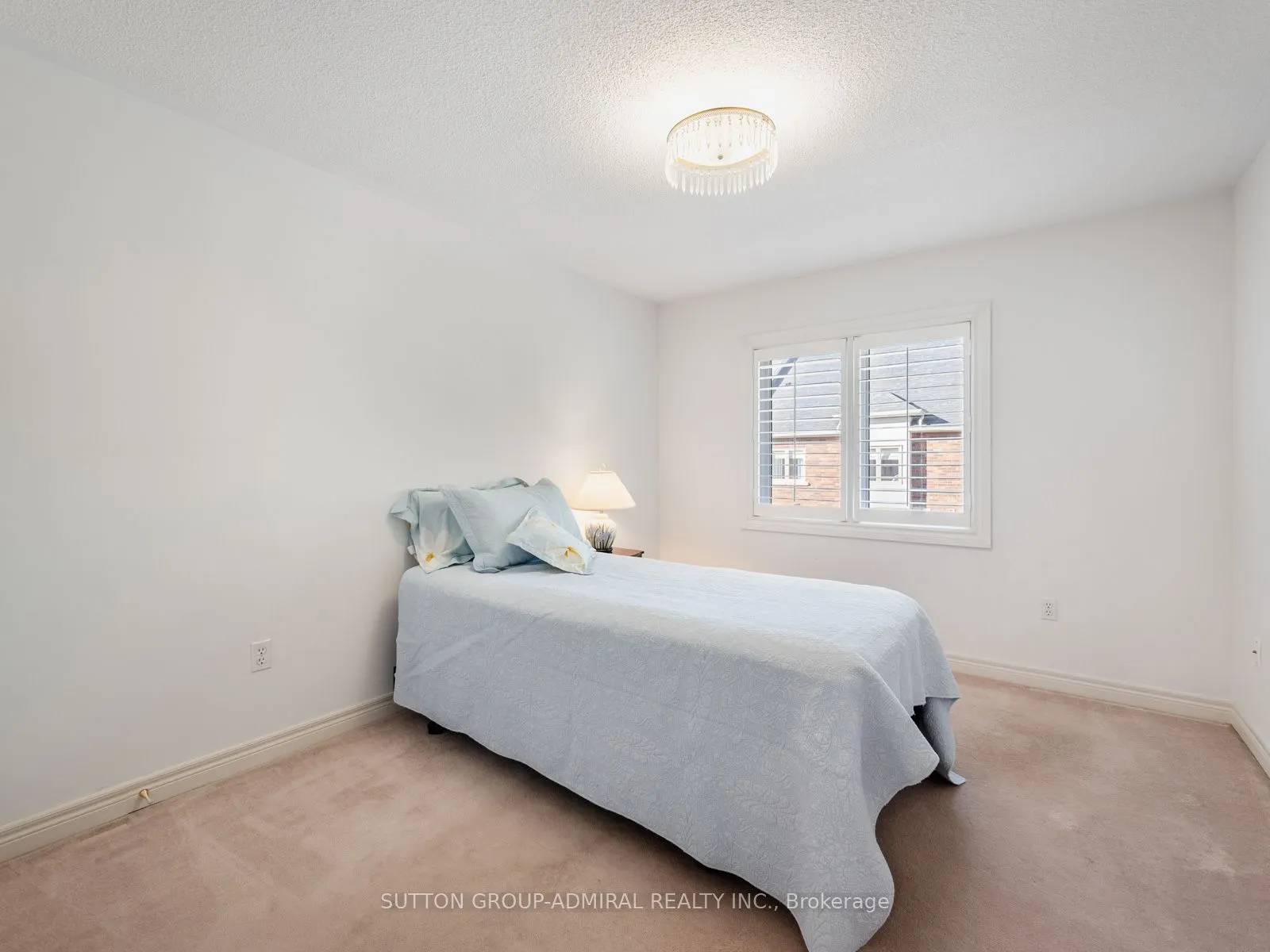 255 Shaftsbury Avenue