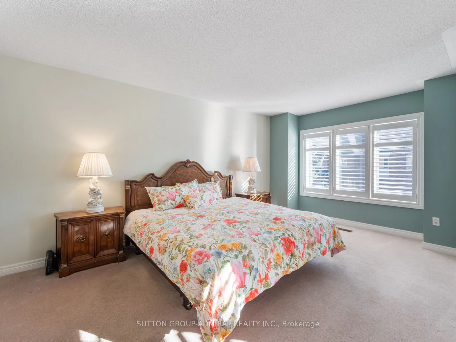 255 Shaftsbury Avenue