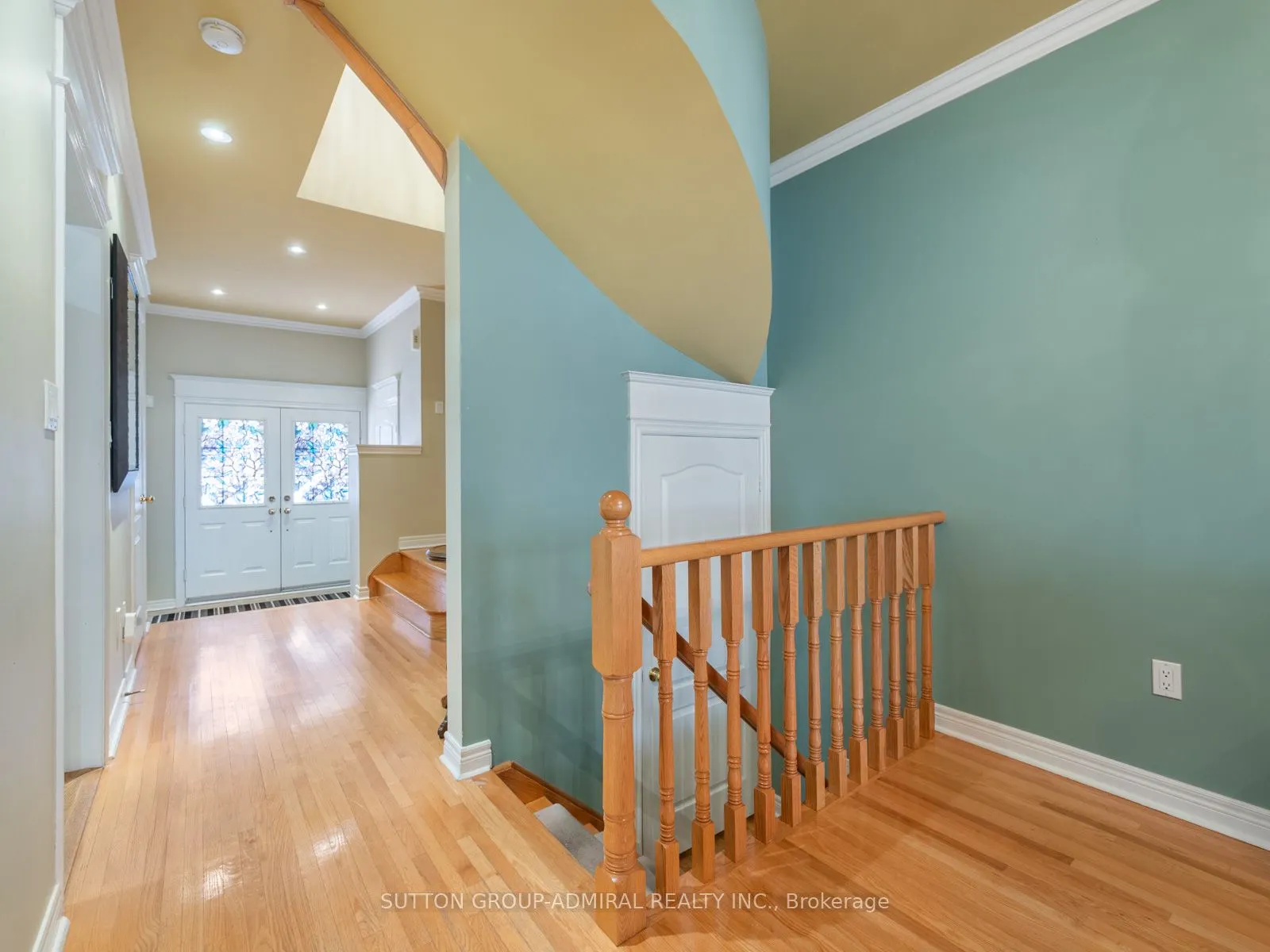 255 Shaftsbury Avenue
