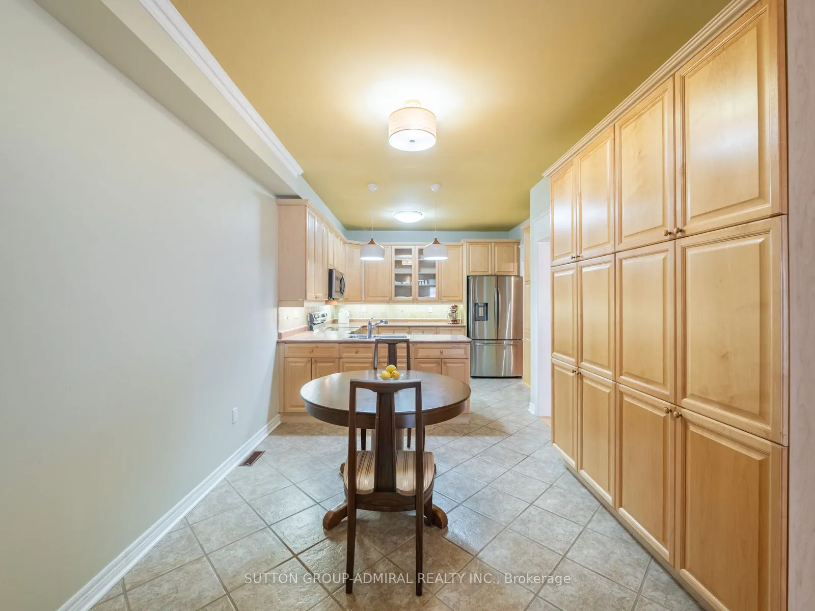 255 Shaftsbury Avenue
