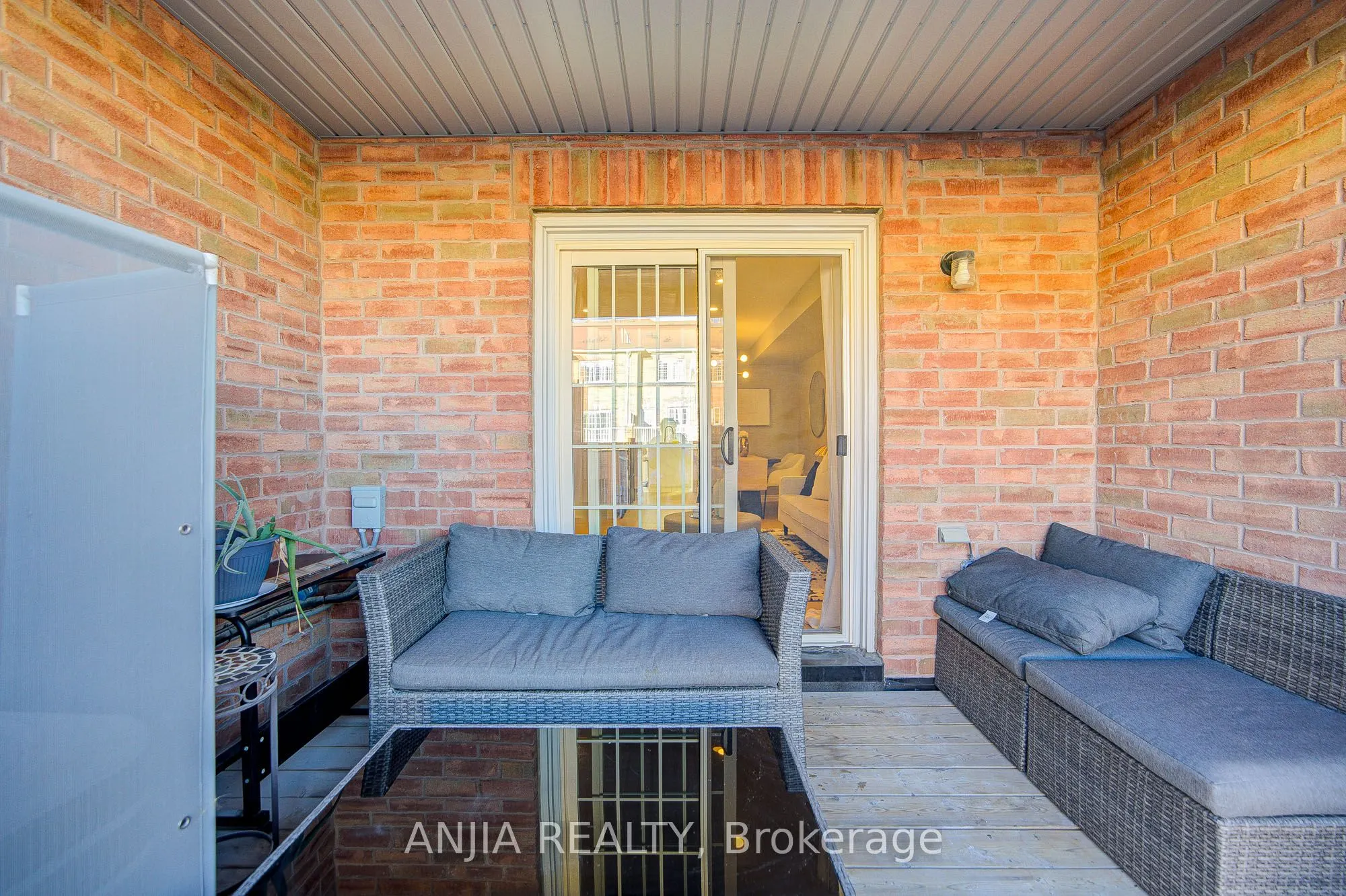 5 Valliere Drive