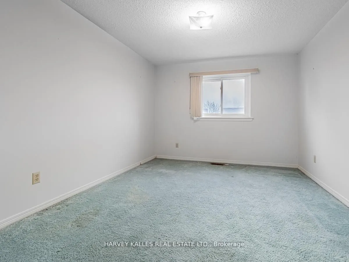 18 Finlayson Court W