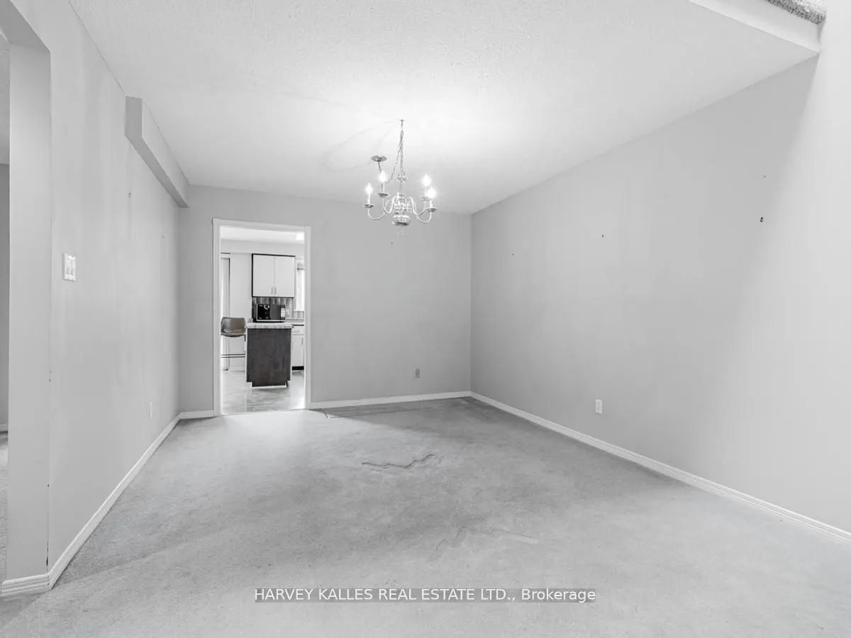18 Finlayson Court W