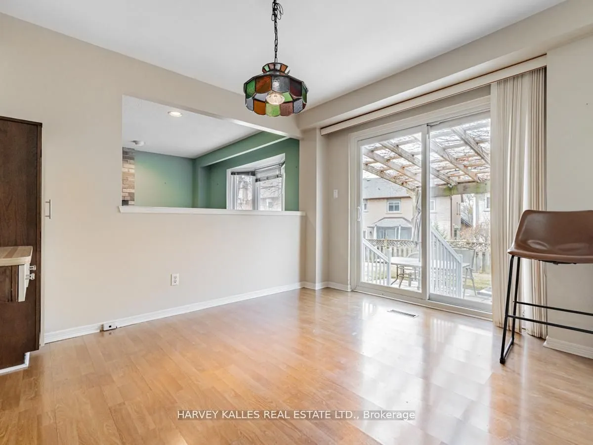 18 Finlayson Court W