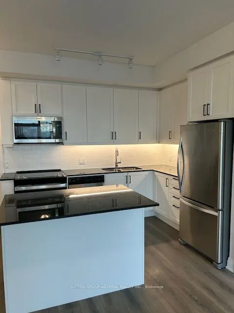 10 Gatineau Drive, #704W