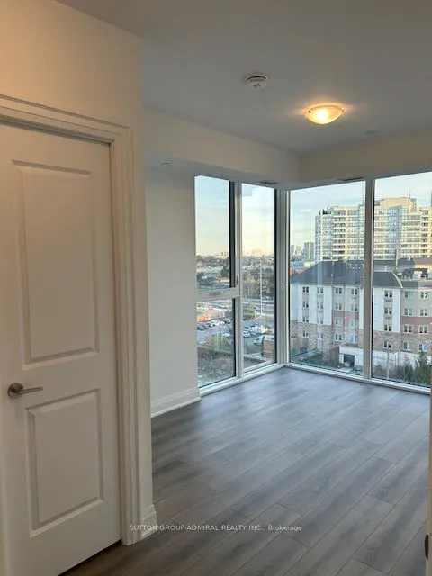 10 Gatineau Drive, #704W