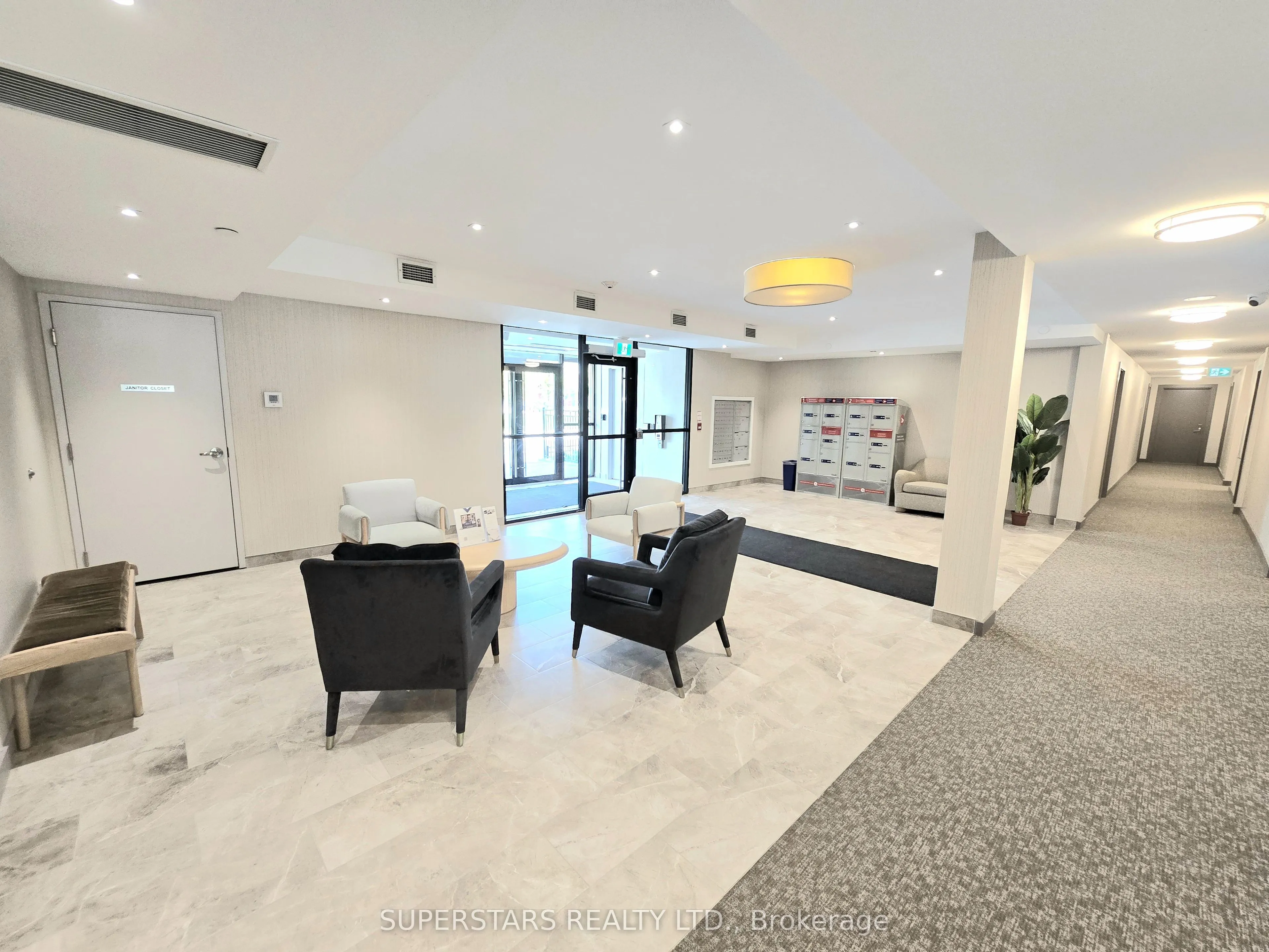 1709 Bur Oak Avenue, #305