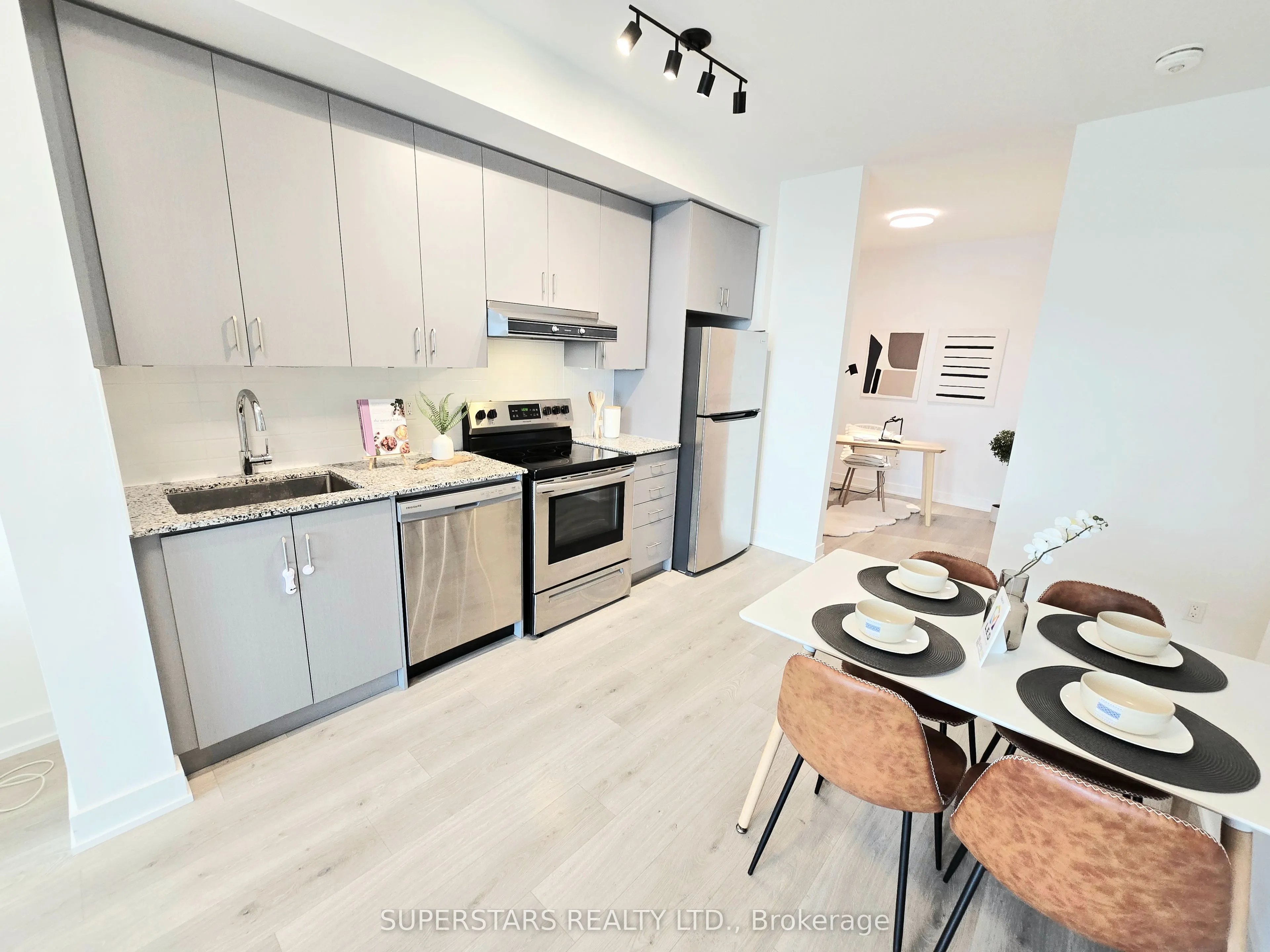 1709 Bur Oak Avenue, #305