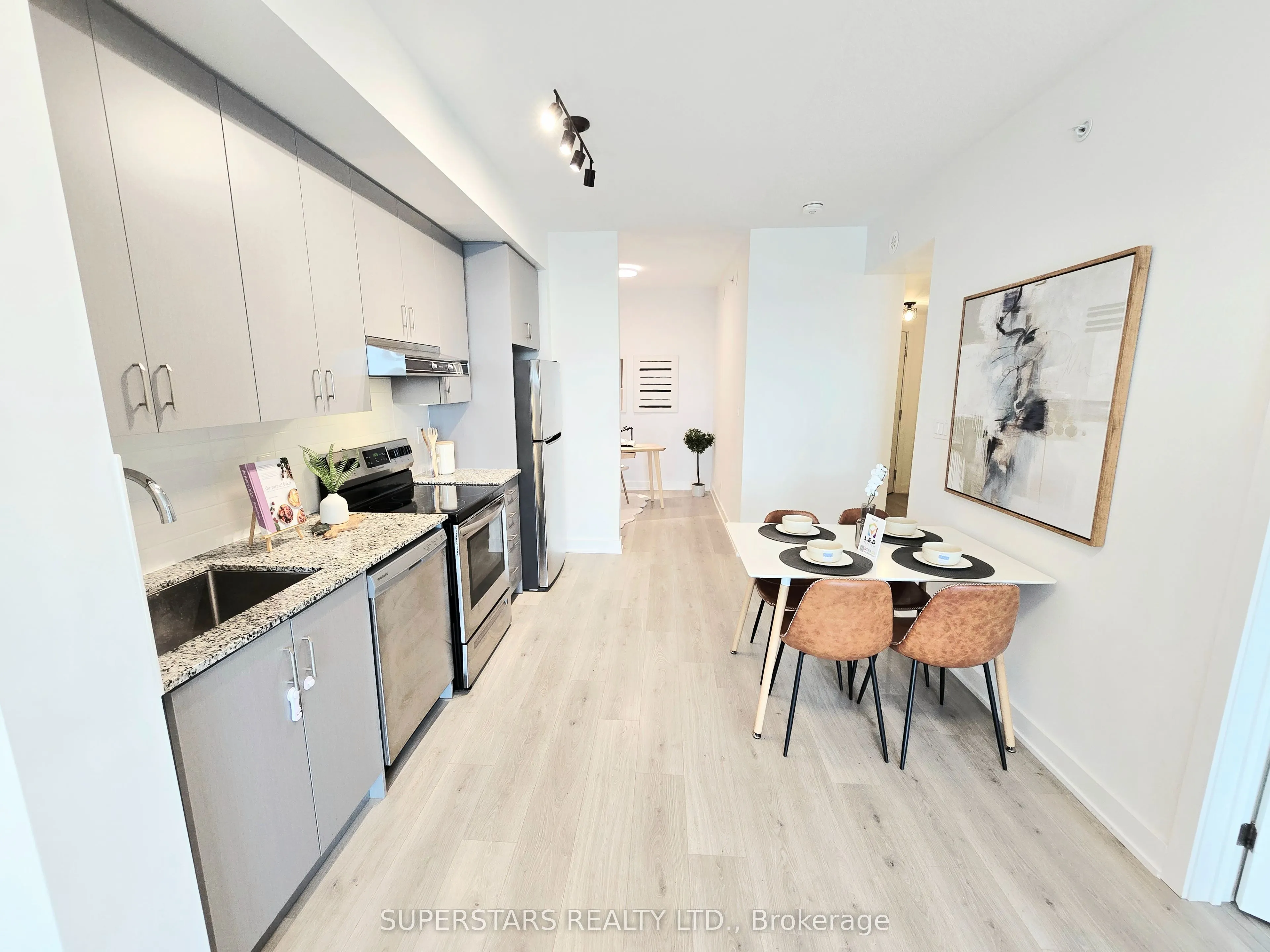 1709 Bur Oak Avenue, #305