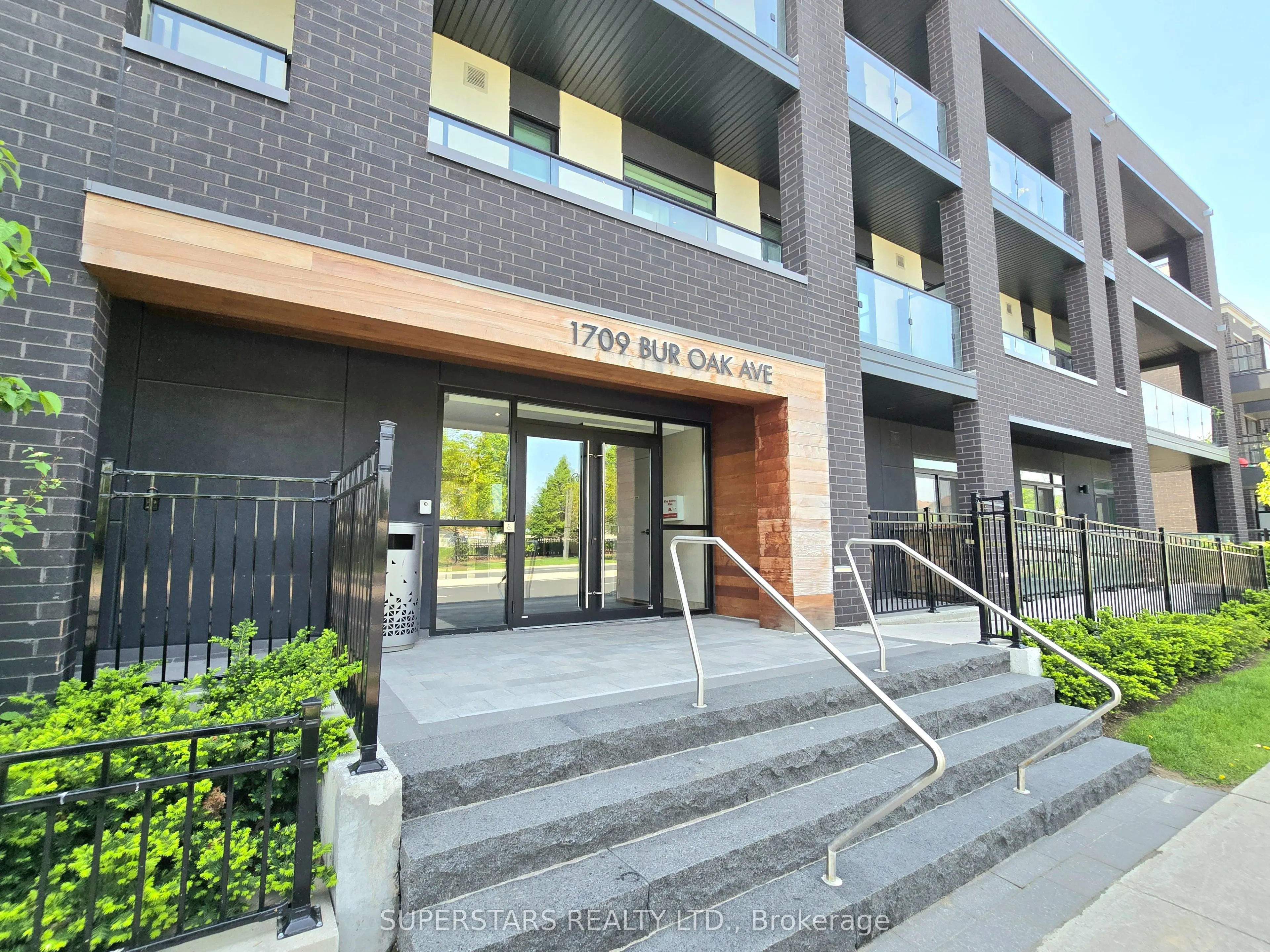 1709 Bur Oak Avenue, #305