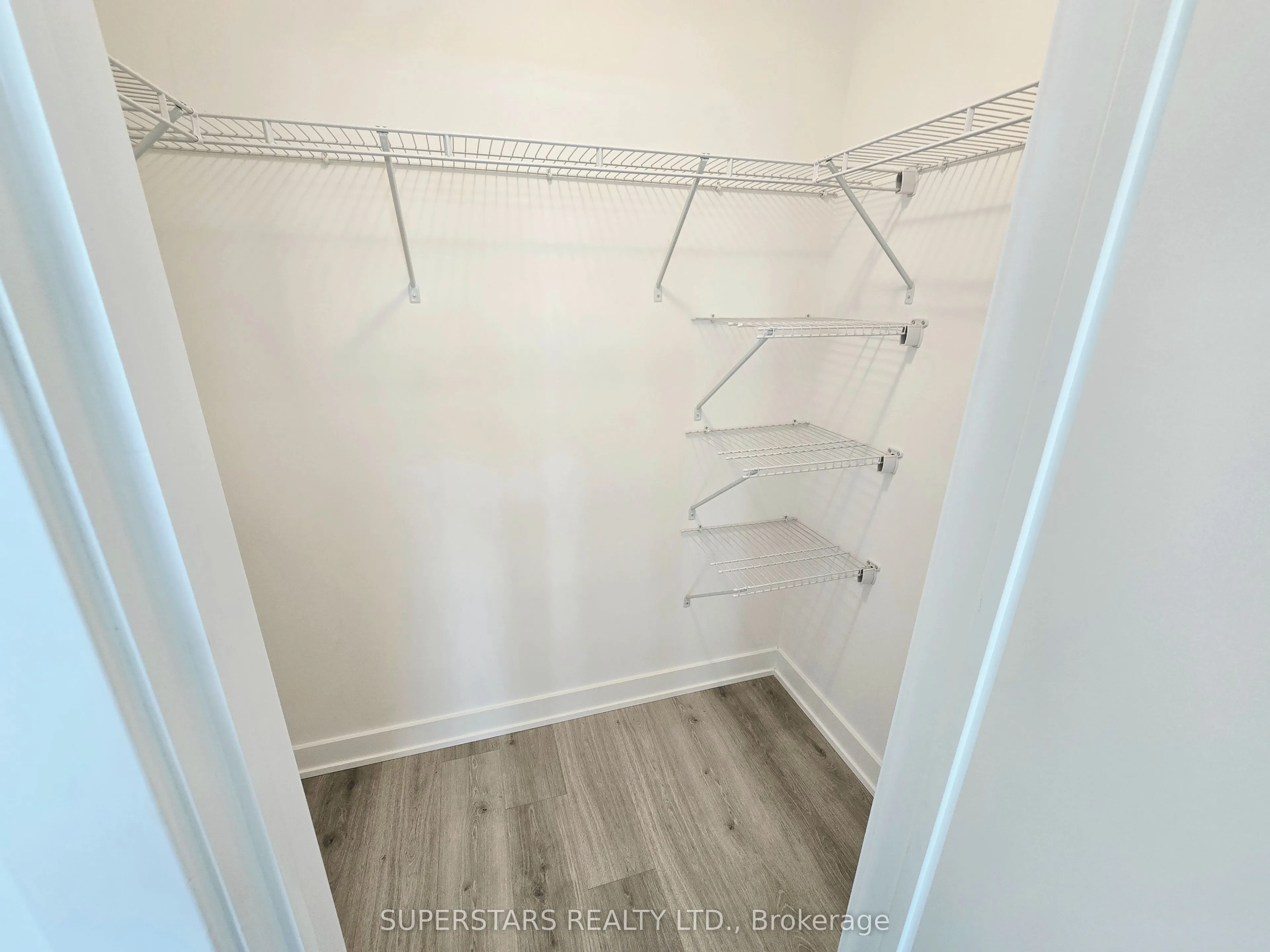1709 Bur Oak Avenue, #305