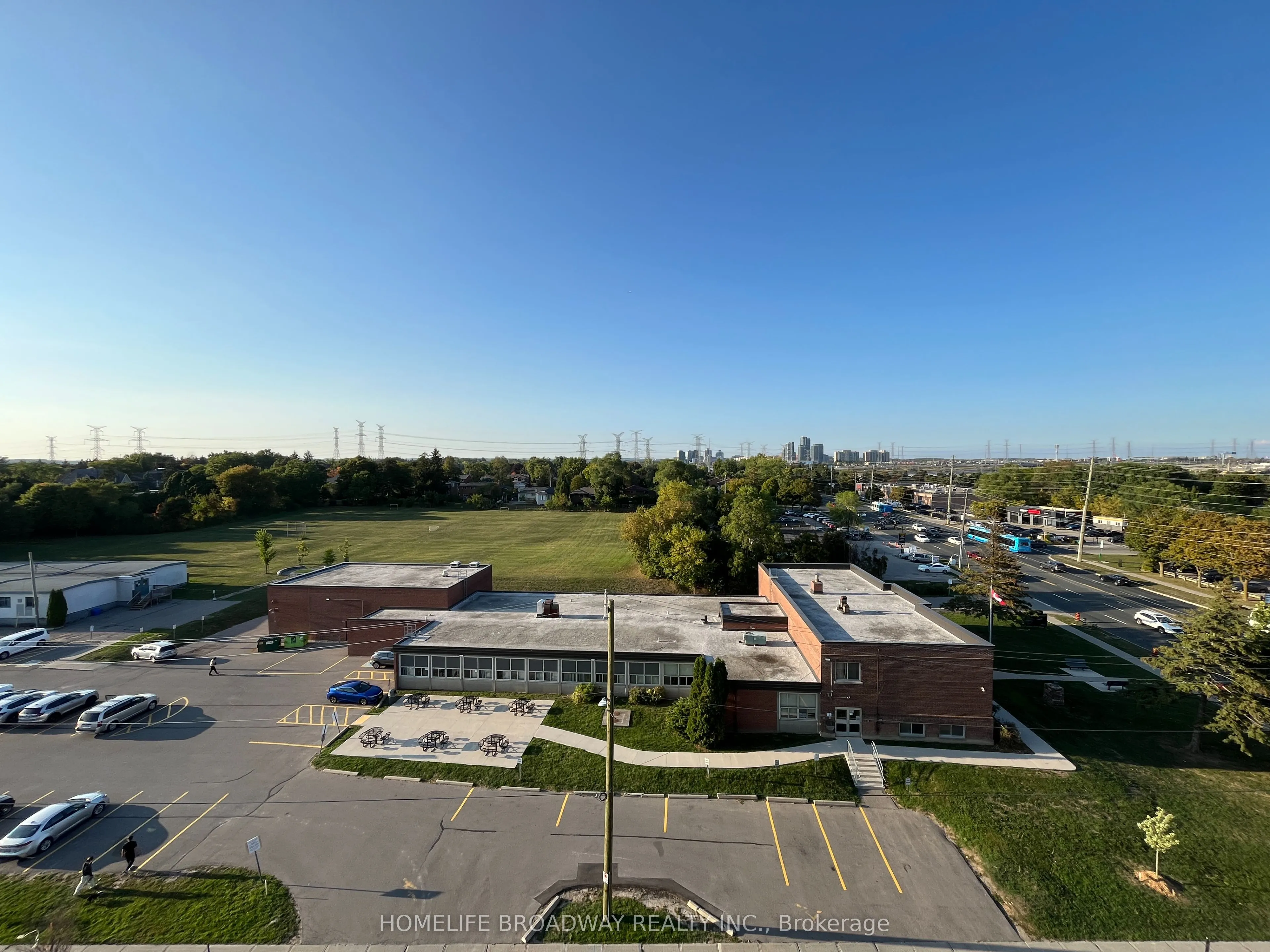 8188 Yonge Street, #706