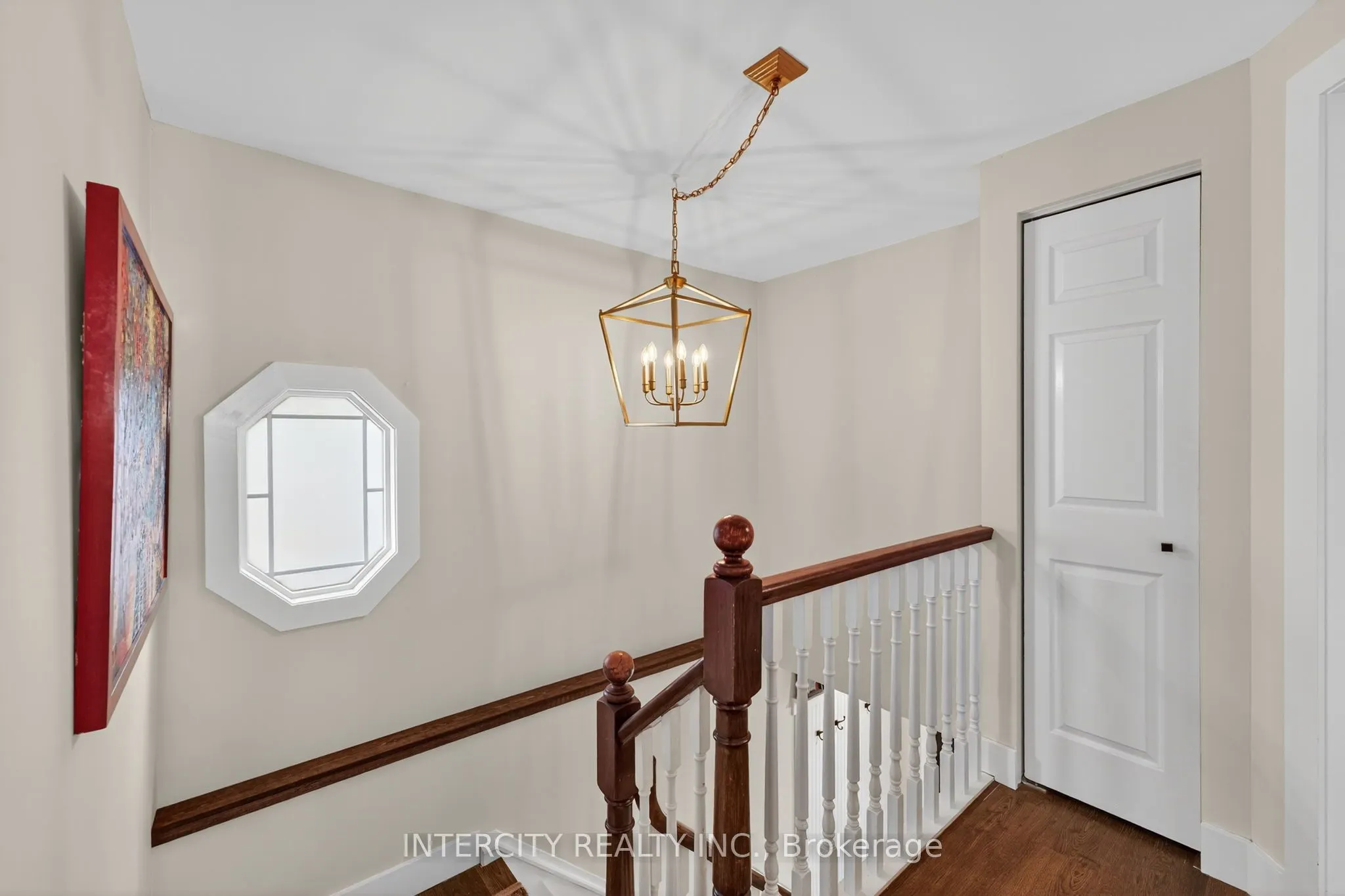 107 Albert Street E