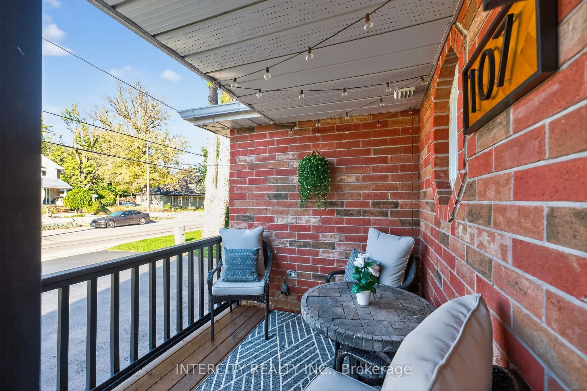 107 Albert Street E