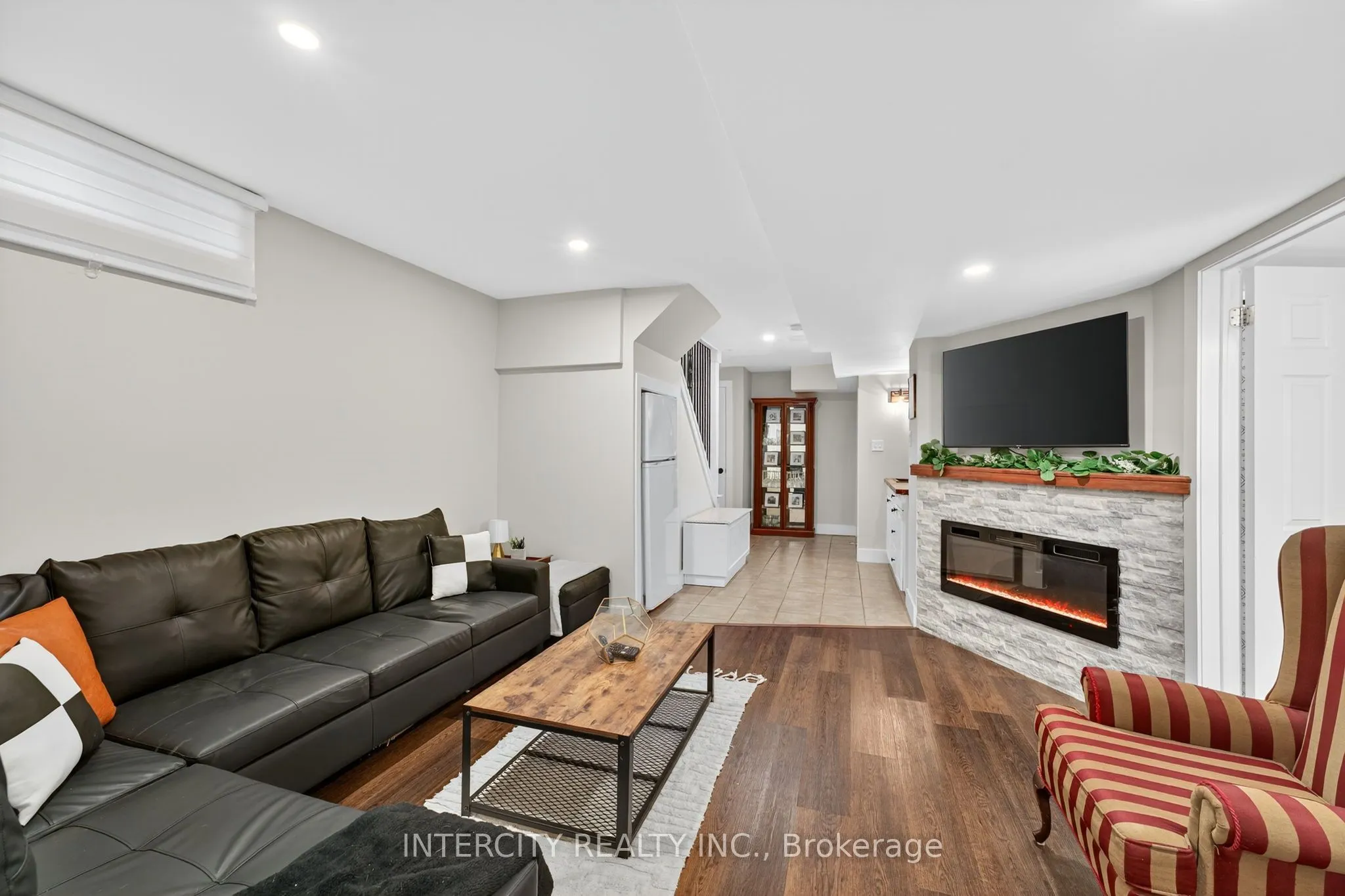 107 Albert Street E