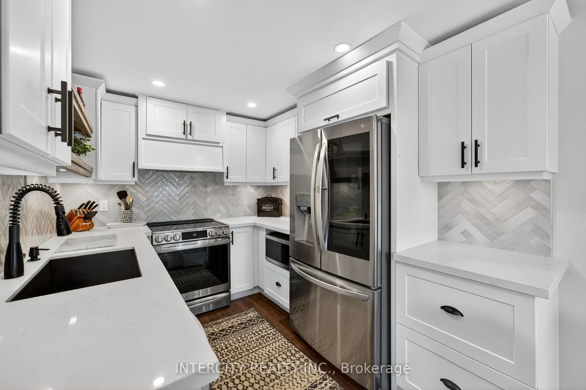 107 Albert Street E