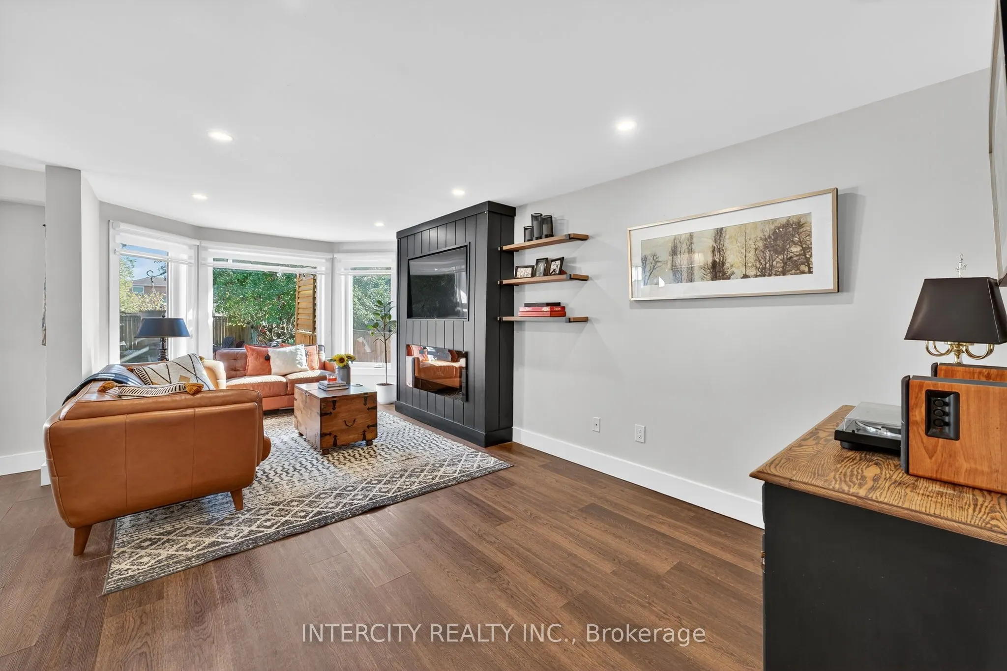 107 Albert Street E