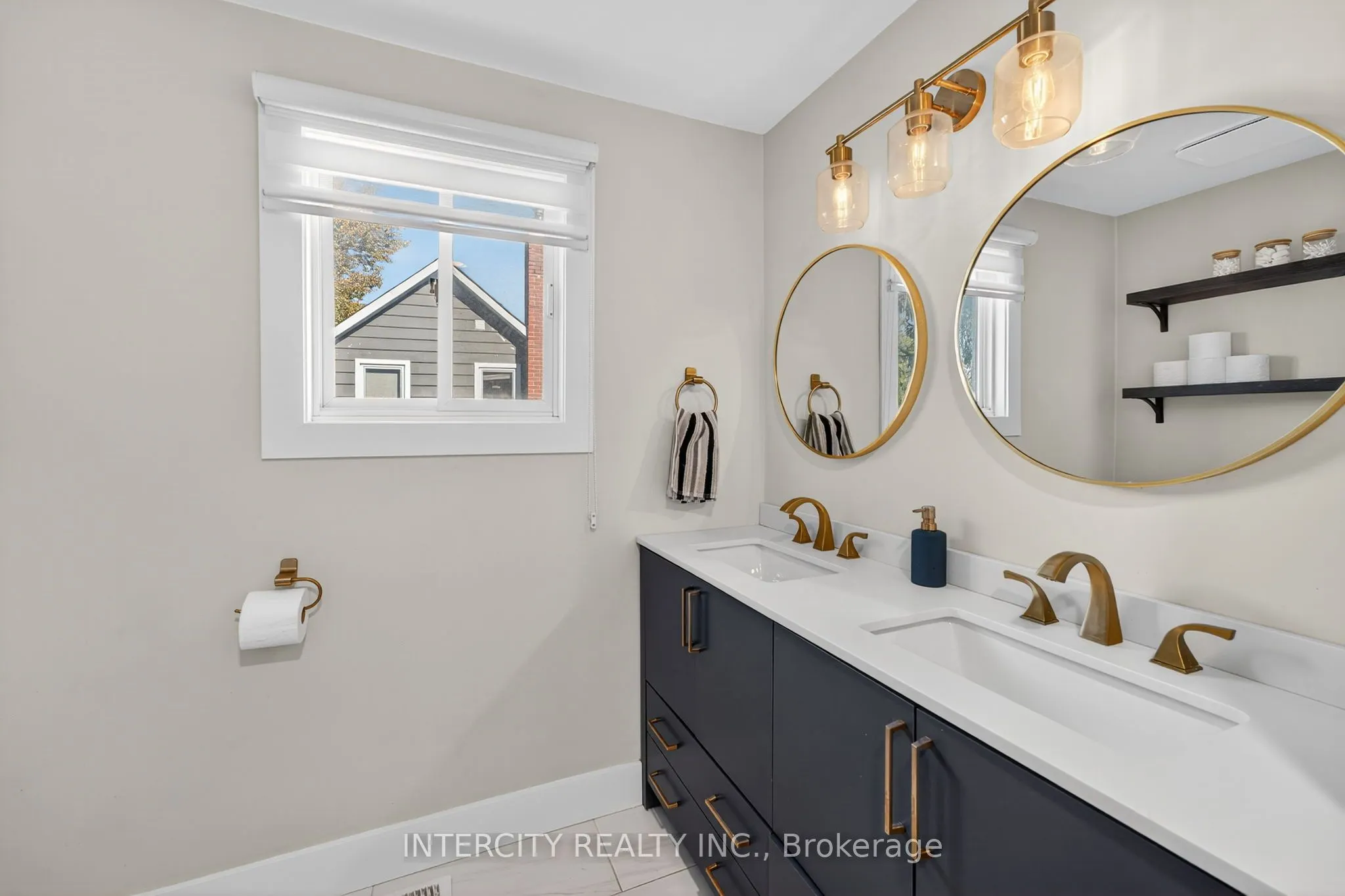 107 Albert Street E