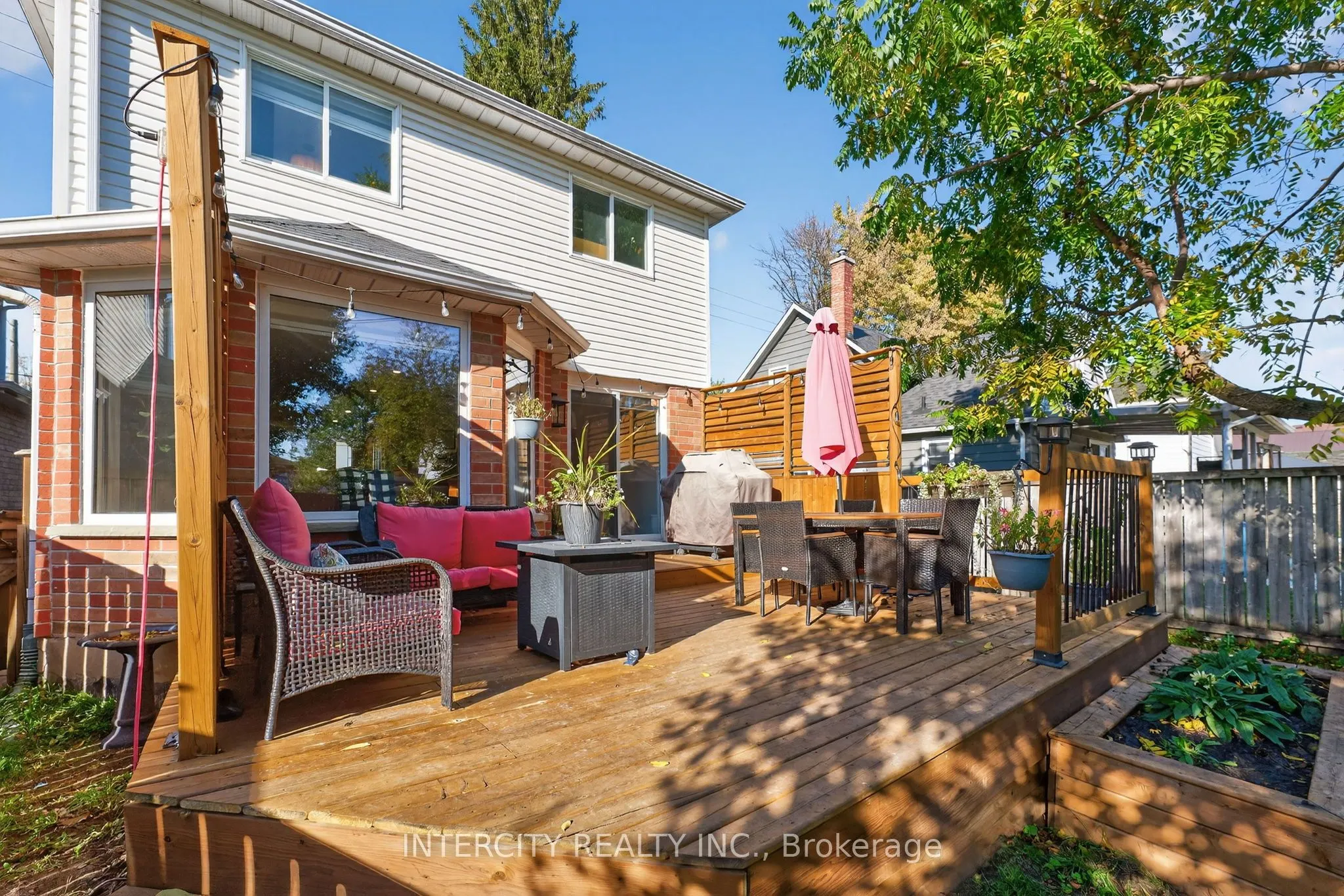 107 Albert Street E