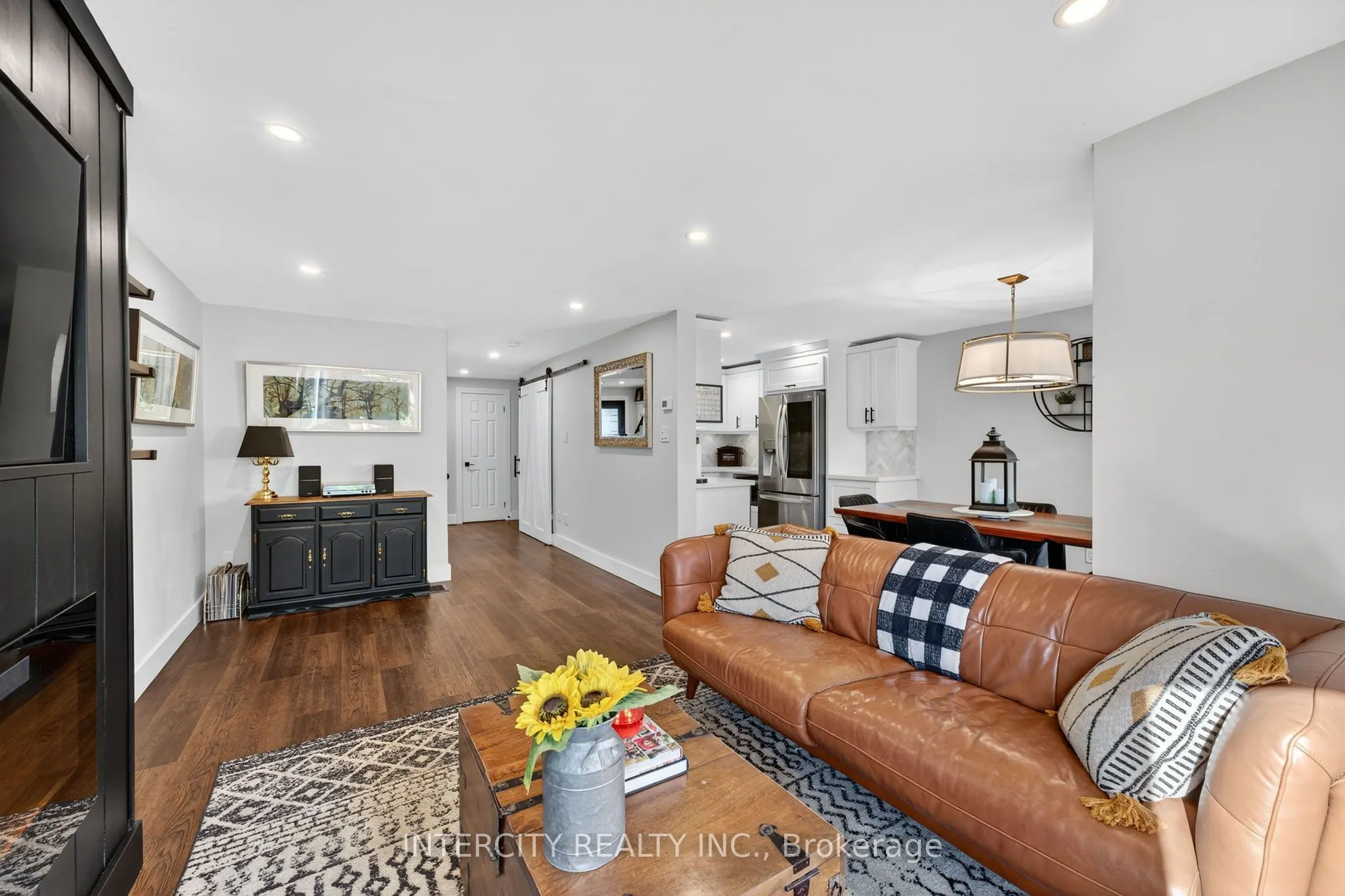 107 Albert Street E