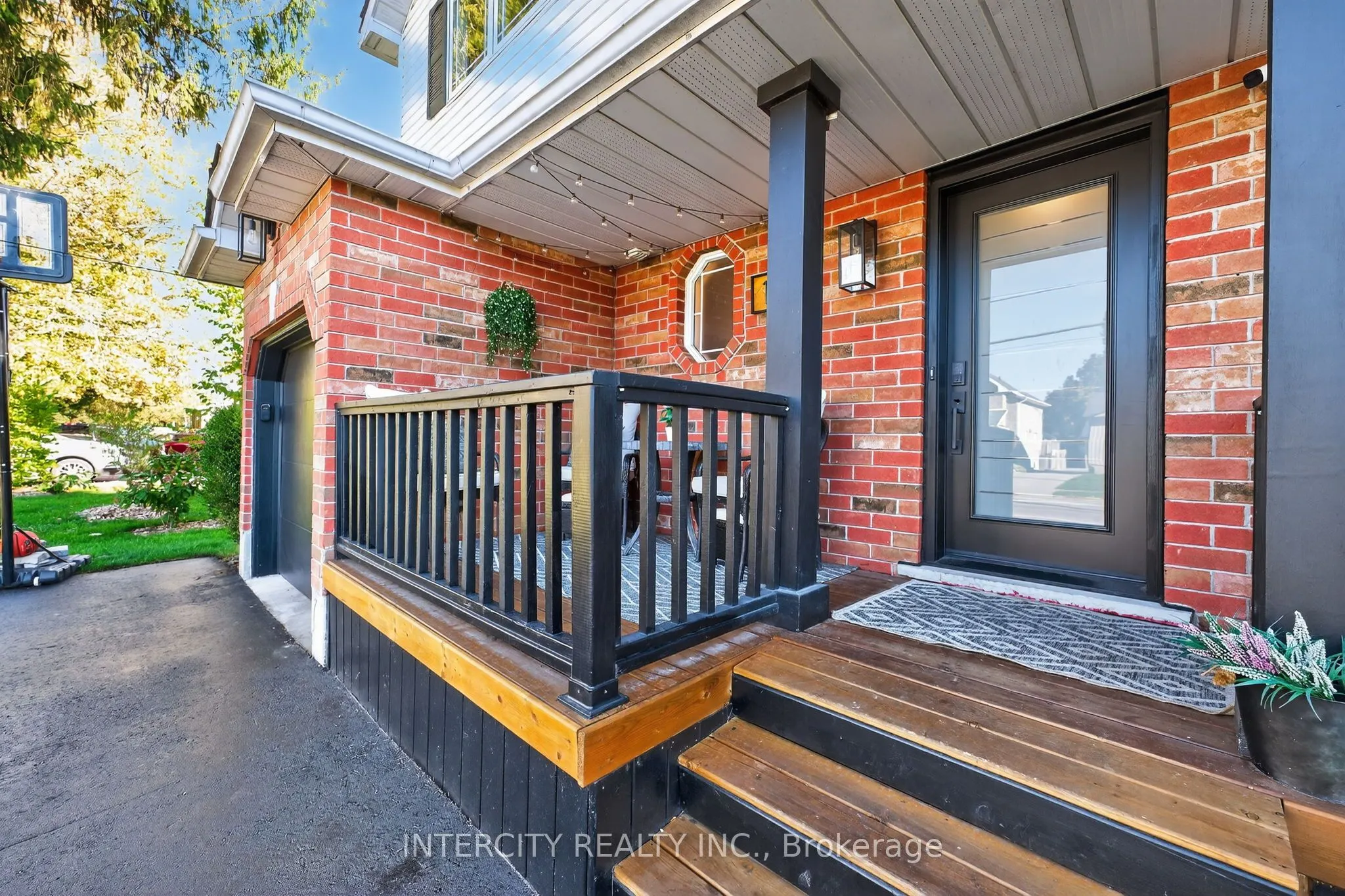 107 Albert Street E