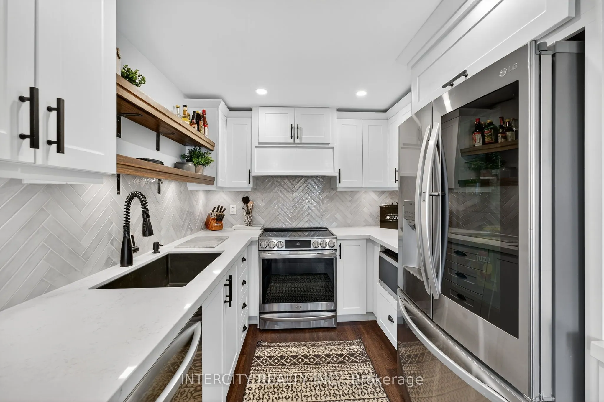 107 Albert Street E