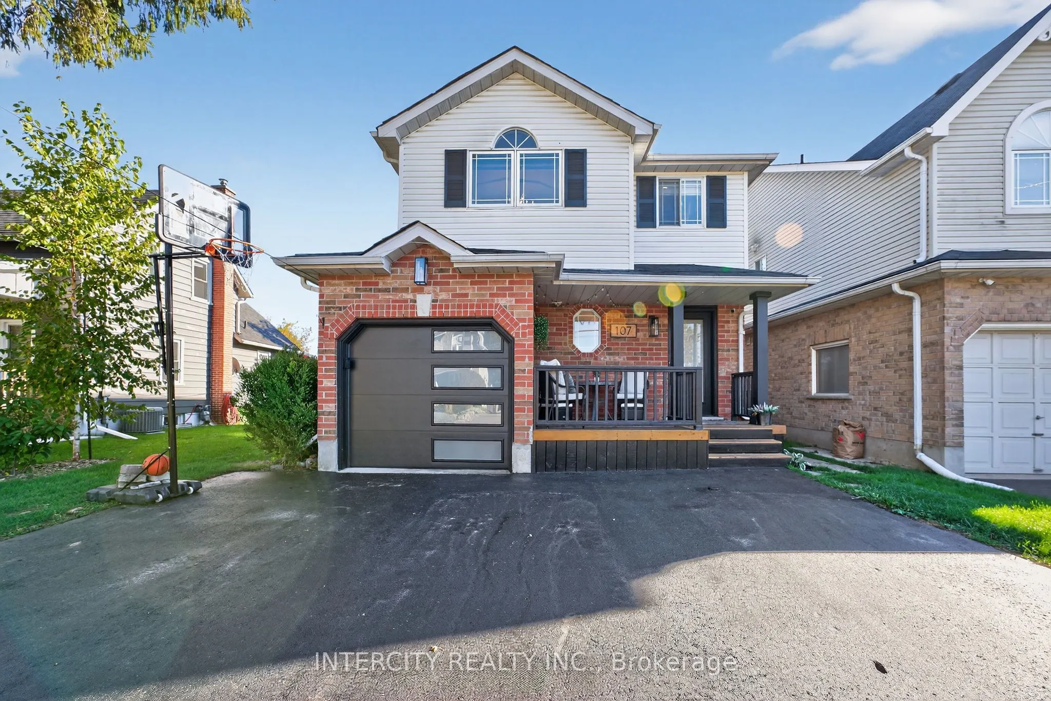 107 Albert Street E