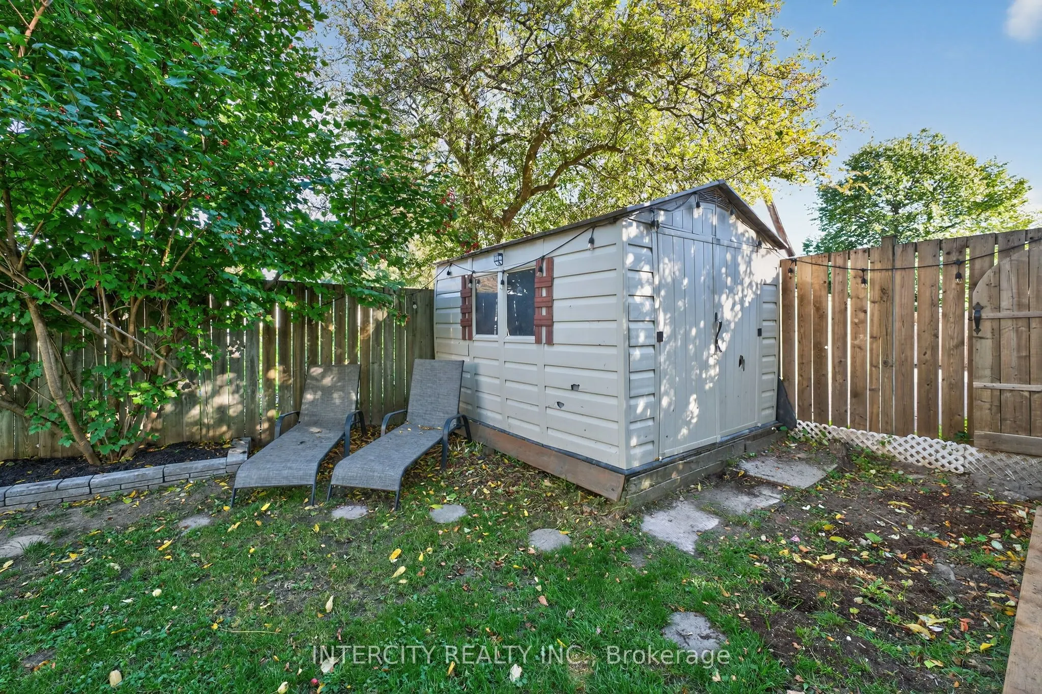 107 Albert Street E